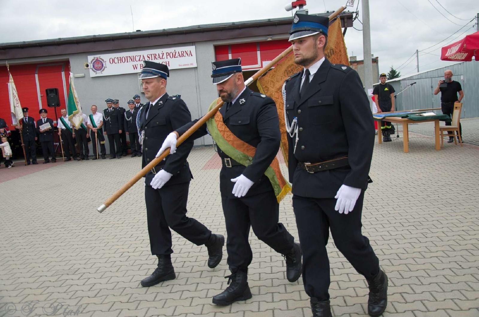 Zdjęcie w galerii na portalu naszraciborz.pl: Strażacy z Babic na 120-lecie jednostki dostali nowy sztandar [FOTO i WIDEO] wiadomości z regionu