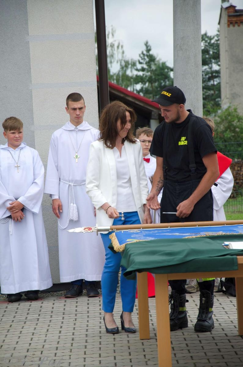 Zdjęcie w galerii na portalu naszraciborz.pl: Strażacy z Babic na 120-lecie jednostki dostali nowy sztandar [FOTO i WIDEO] wiadomości z regionu