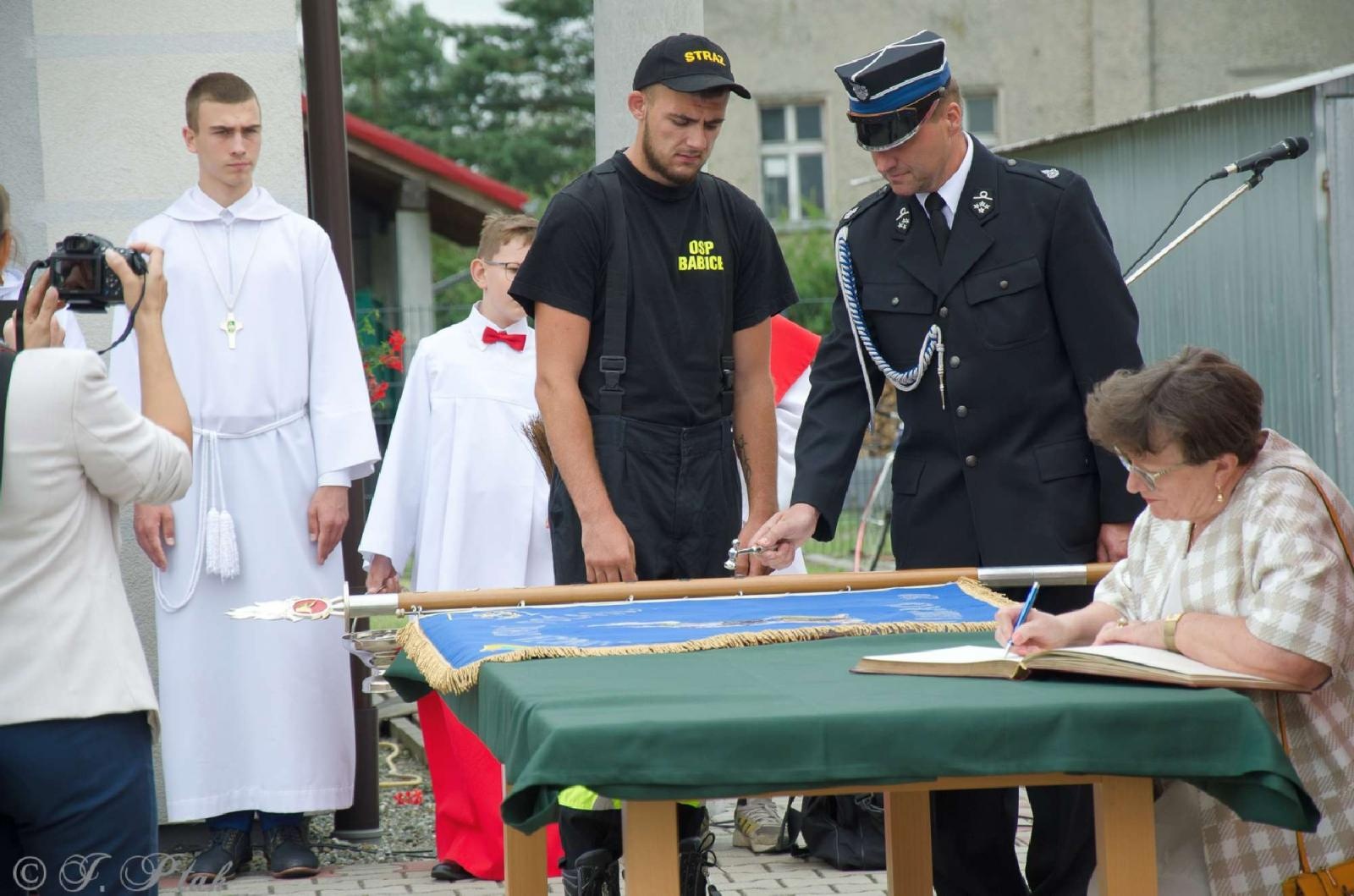 Zdjęcie w galerii na portalu naszraciborz.pl: Strażacy z Babic na 120-lecie jednostki dostali nowy sztandar [FOTO i WIDEO] wiadomości z regionu