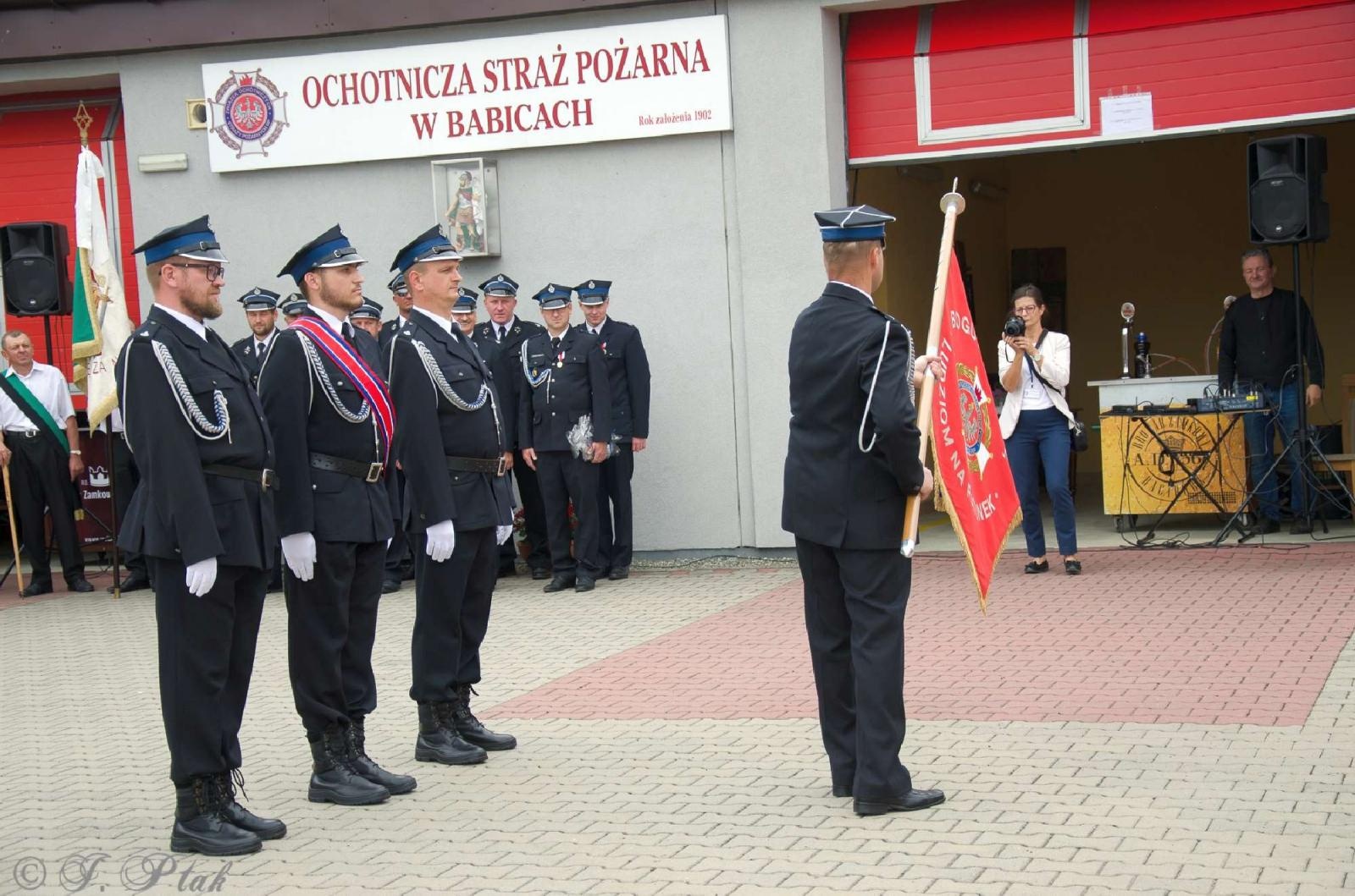 Zdjęcie w galerii na portalu naszraciborz.pl: Strażacy z Babic na 120-lecie jednostki dostali nowy sztandar [FOTO i WIDEO] wiadomości z regionu