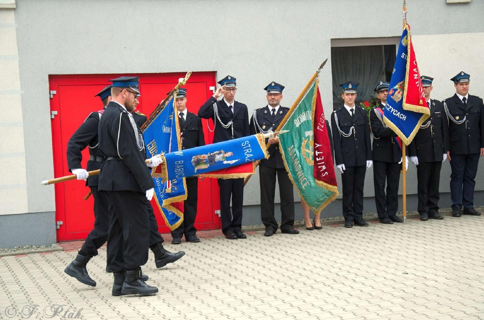 Zdjęcie w galerii na portalu naszraciborz.pl: Strażacy z Babic na 120-lecie jednostki dostali nowy sztandar [FOTO i WIDEO] wiadomości z regionu