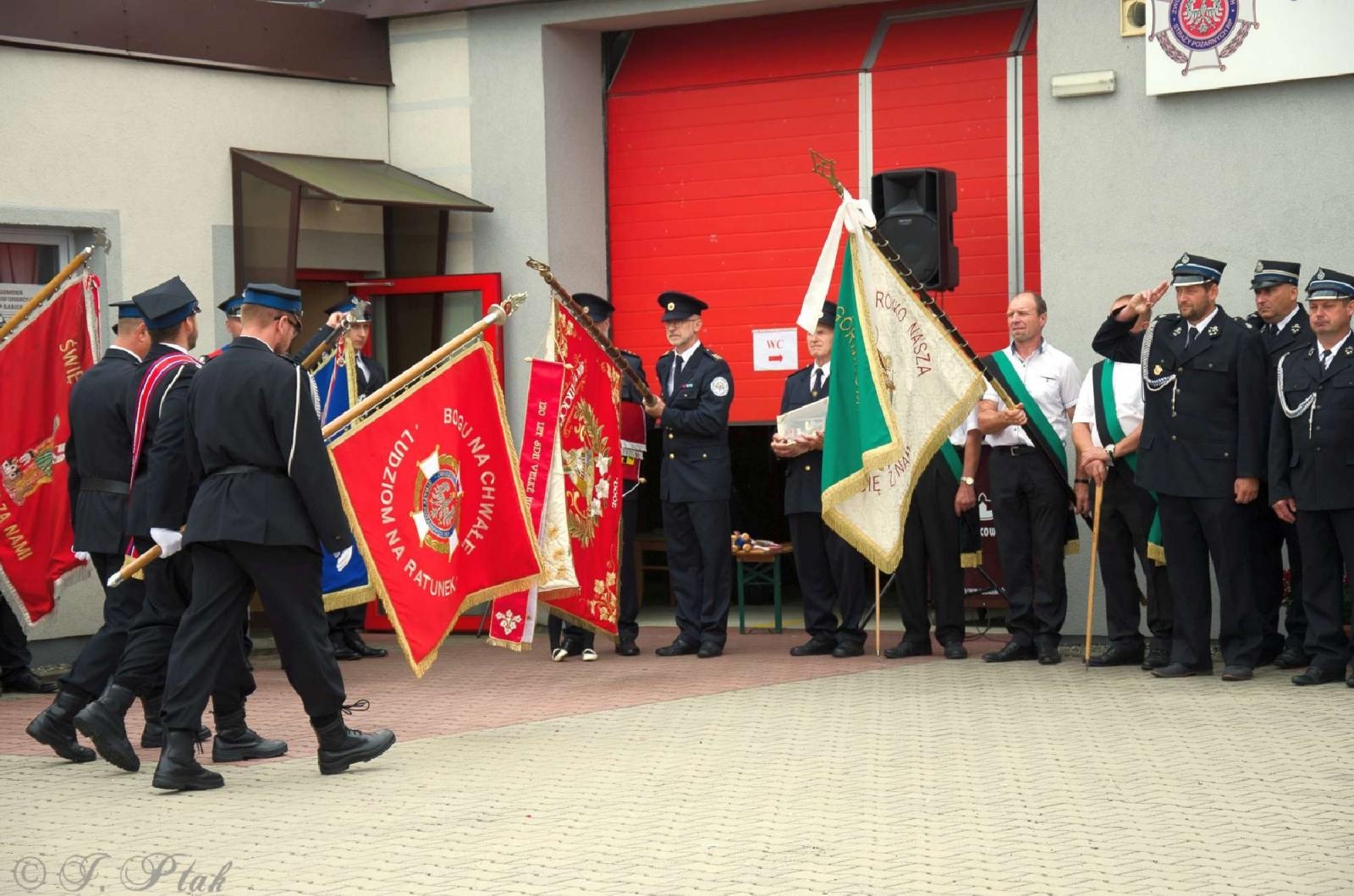 Zdjęcie w galerii na portalu naszraciborz.pl: Strażacy z Babic na 120-lecie jednostki dostali nowy sztandar [FOTO i WIDEO] wiadomości z regionu