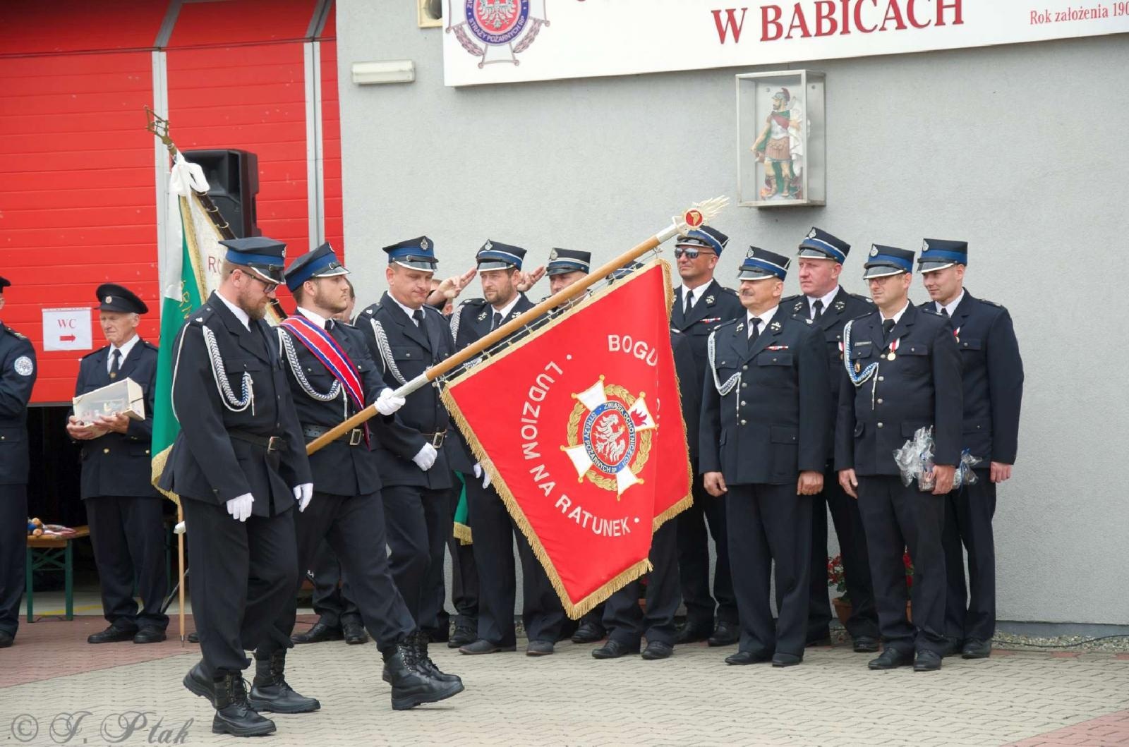 Zdjęcie w galerii na portalu naszraciborz.pl: Strażacy z Babic na 120-lecie jednostki dostali nowy sztandar [FOTO i WIDEO] wiadomości z regionu