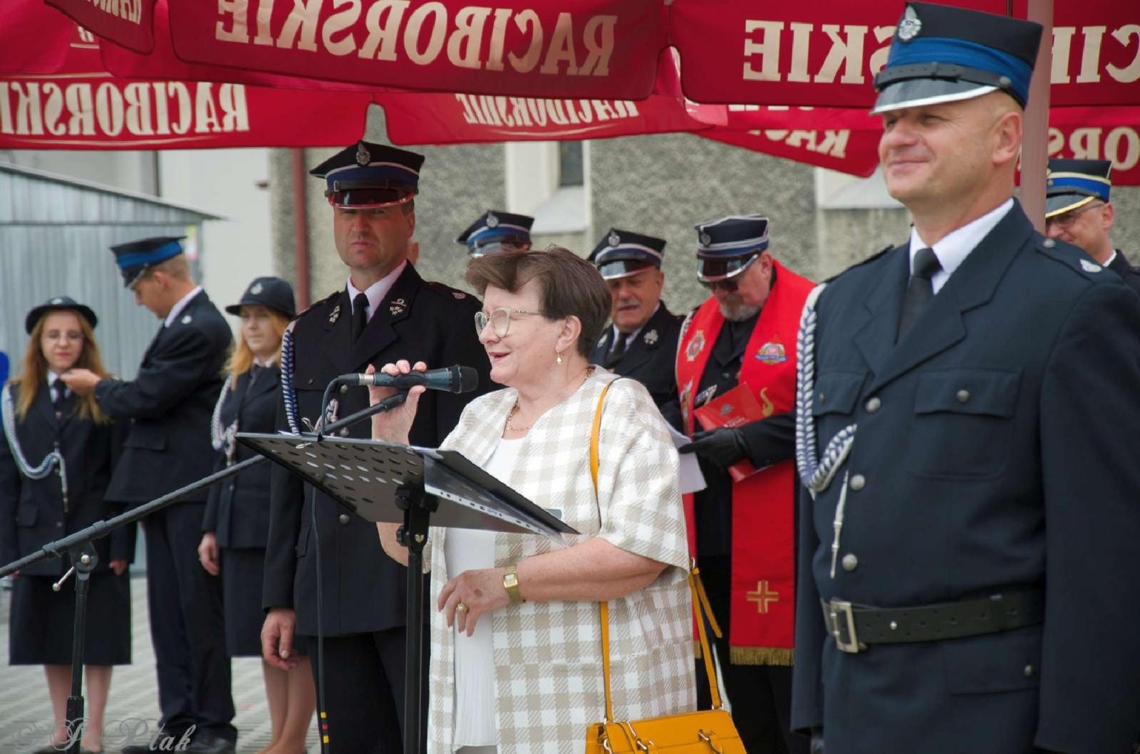 Zdjęcie w galerii na portalu naszraciborz.pl: Strażacy z Babic na 120-lecie jednostki dostali nowy sztandar [FOTO i WIDEO] wiadomości z regionu