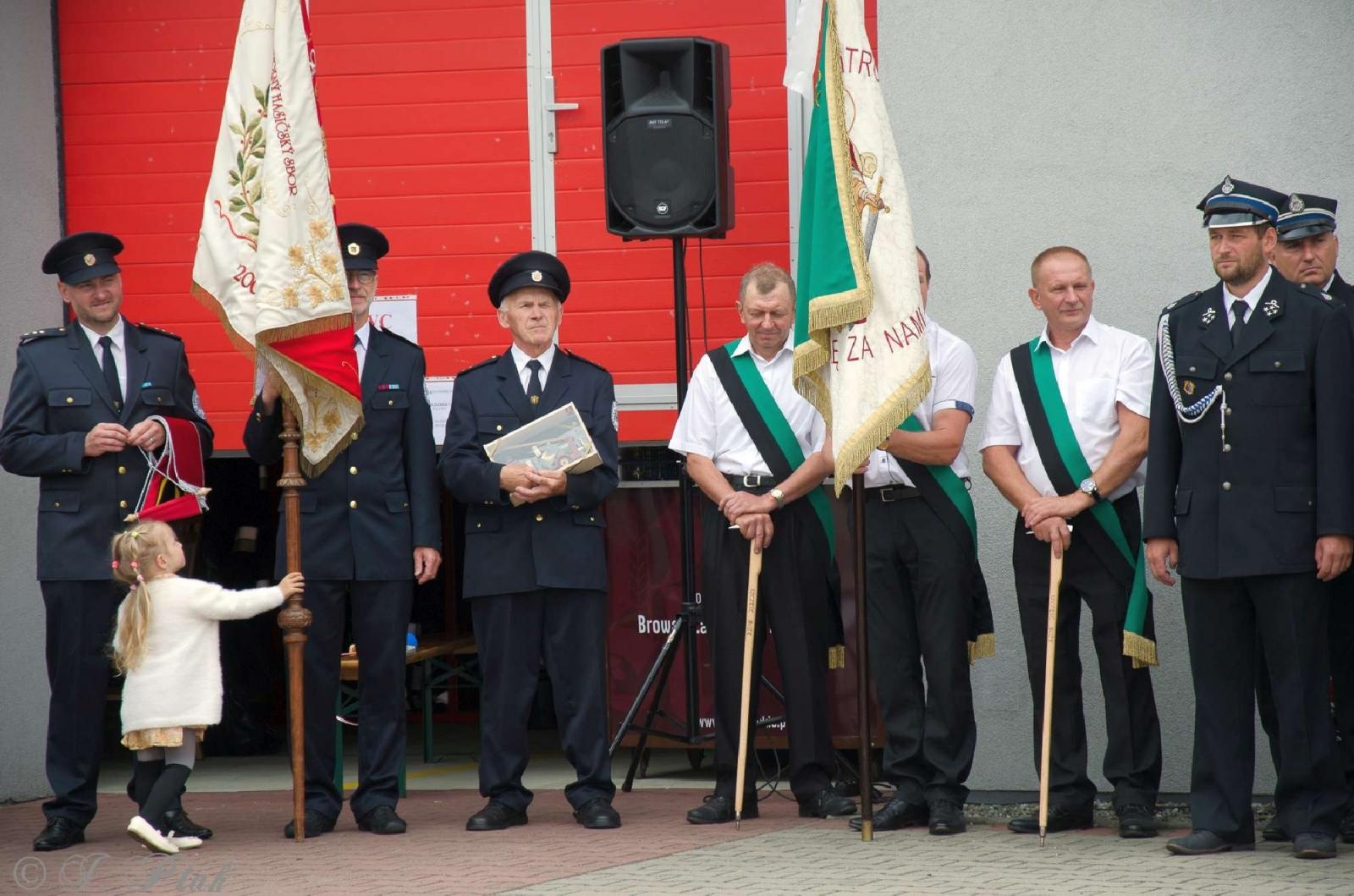 Zdjęcie w galerii na portalu naszraciborz.pl: Strażacy z Babic na 120-lecie jednostki dostali nowy sztandar [FOTO i WIDEO] wiadomości z regionu