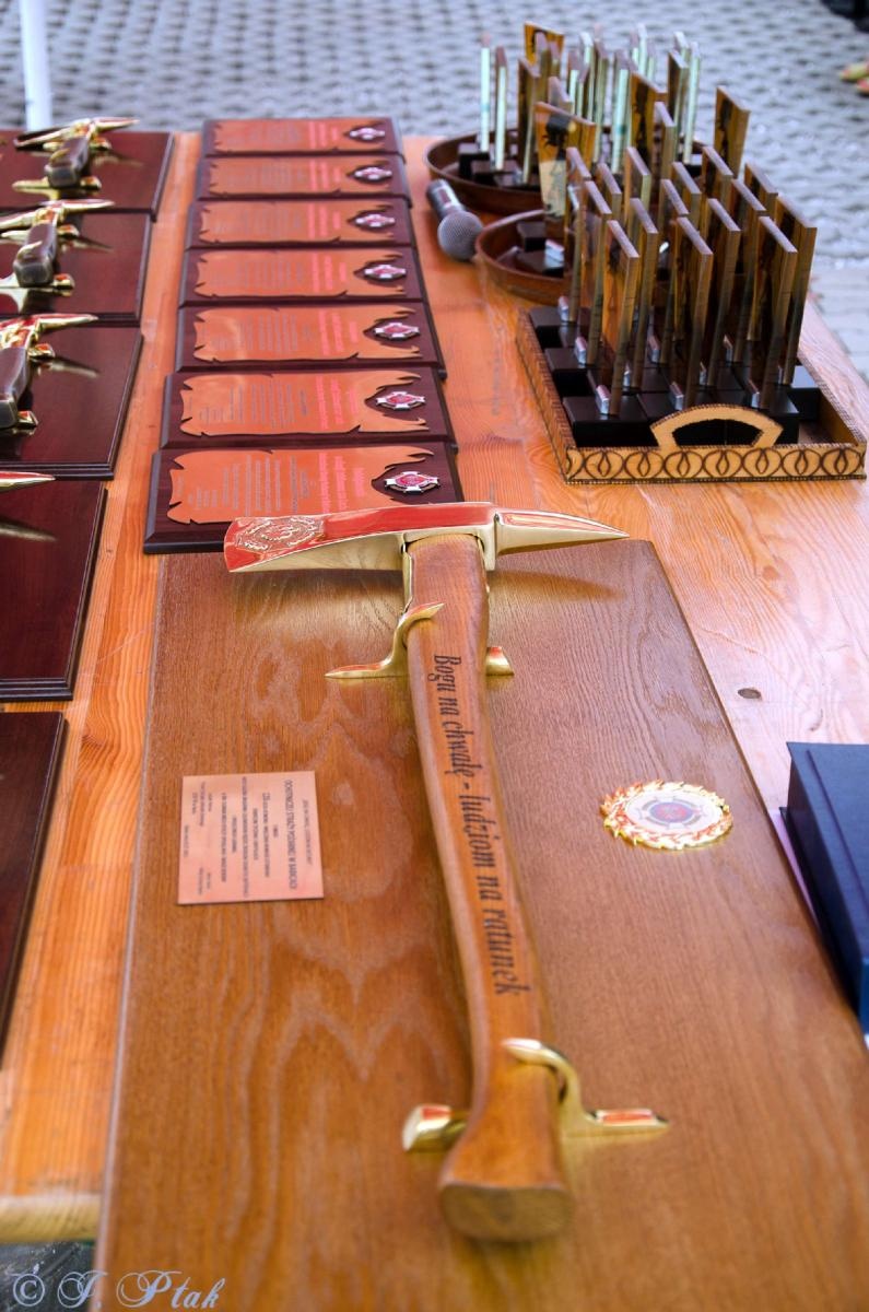 Zdjęcie w galerii na portalu naszraciborz.pl: Strażacy z Babic na 120-lecie jednostki dostali nowy sztandar [FOTO i WIDEO] wiadomości z regionu