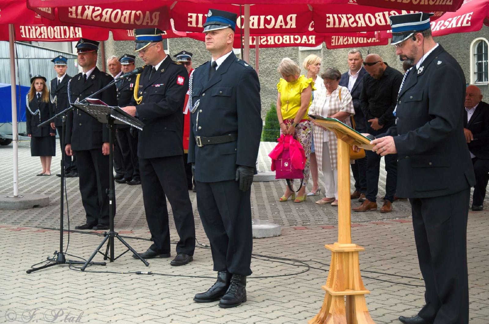 Zdjęcie w galerii na portalu naszraciborz.pl: Strażacy z Babic na 120-lecie jednostki dostali nowy sztandar [FOTO i WIDEO] wiadomości z regionu