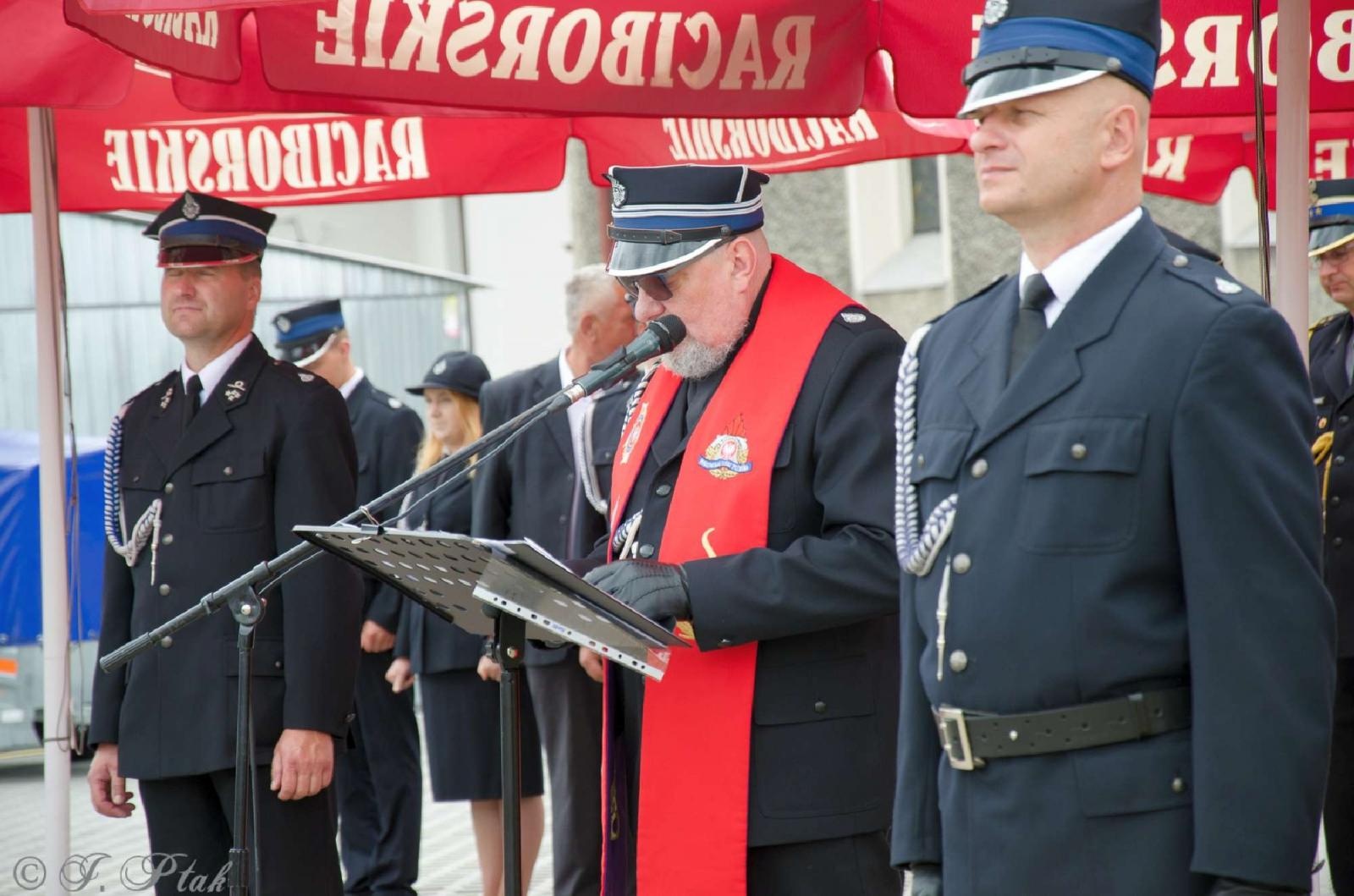 Zdjęcie w galerii na portalu naszraciborz.pl: Strażacy z Babic na 120-lecie jednostki dostali nowy sztandar [FOTO i WIDEO] wiadomości z regionu