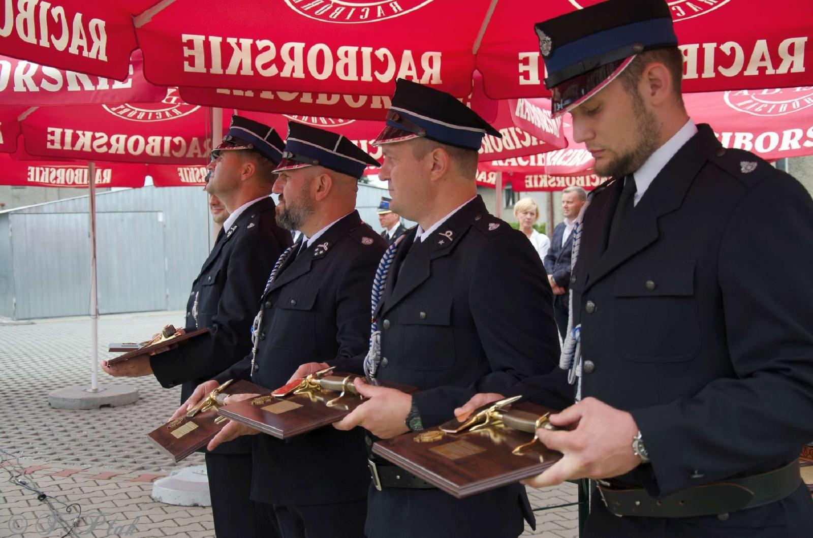 Zdjęcie w galerii na portalu naszraciborz.pl: Strażacy z Babic na 120-lecie jednostki dostali nowy sztandar [FOTO i WIDEO] wiadomości z regionu