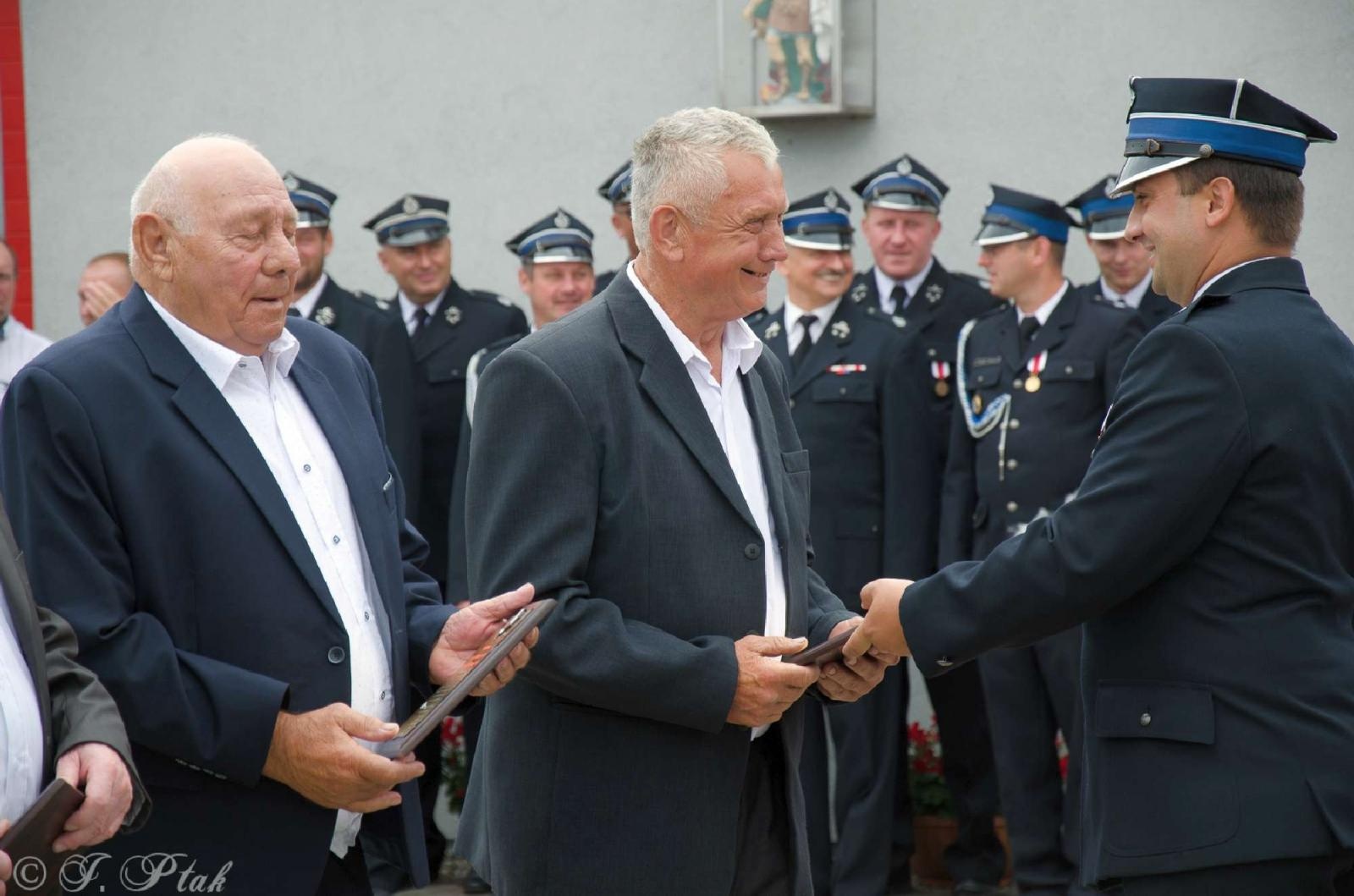 Zdjęcie w galerii na portalu naszraciborz.pl: Strażacy z Babic na 120-lecie jednostki dostali nowy sztandar [FOTO i WIDEO] wiadomości z regionu