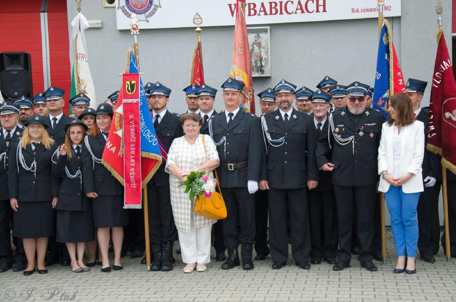 Zdjęcie w galerii na portalu naszraciborz.pl: Strażacy z Babic na 120-lecie jednostki dostali nowy sztandar [FOTO i WIDEO] wiadomości z regionu