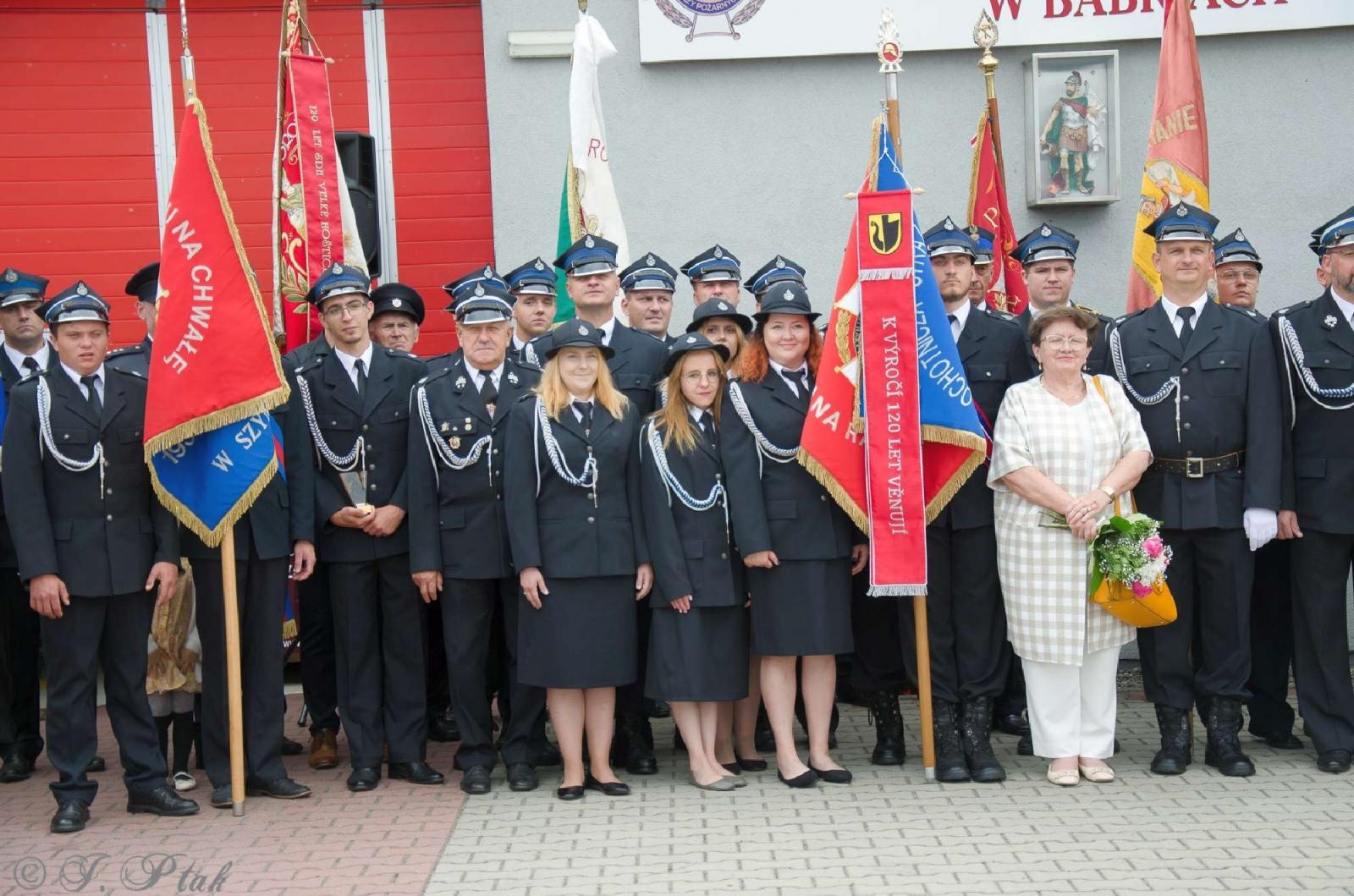 Zdjęcie w galerii na portalu naszraciborz.pl: Strażacy z Babic na 120-lecie jednostki dostali nowy sztandar [FOTO i WIDEO] wiadomości z regionu
