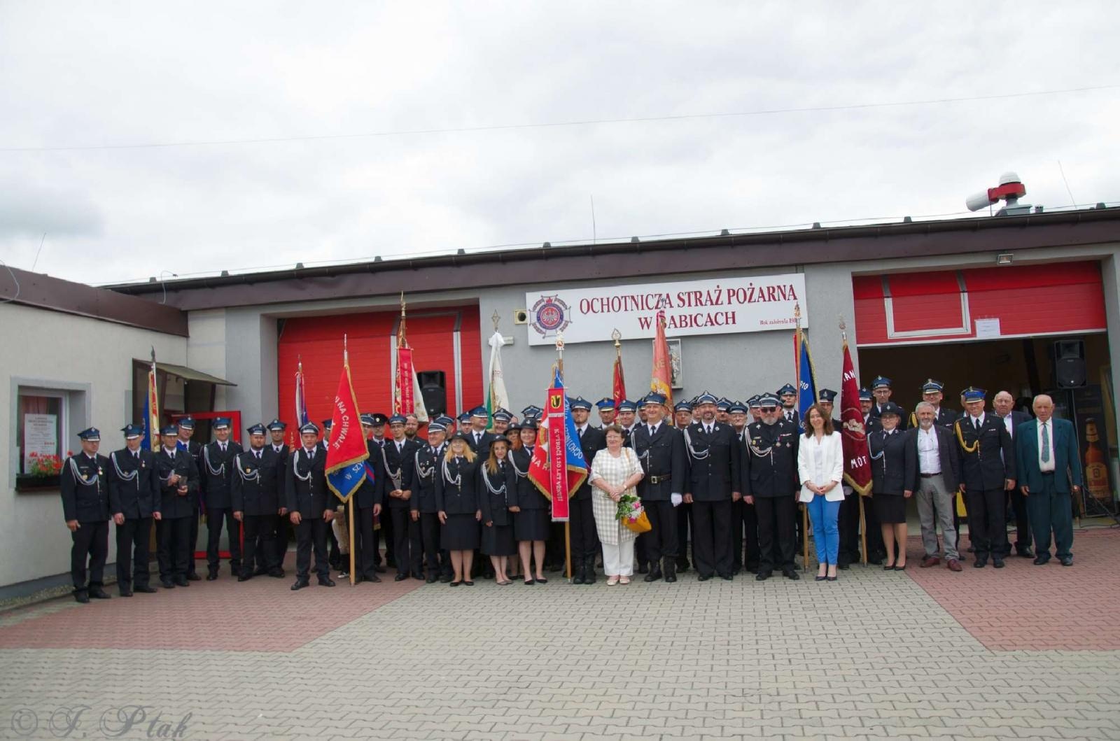Zdjęcie w galerii na portalu naszraciborz.pl: Strażacy z Babic na 120-lecie jednostki dostali nowy sztandar [FOTO i WIDEO] wiadomości z regionu