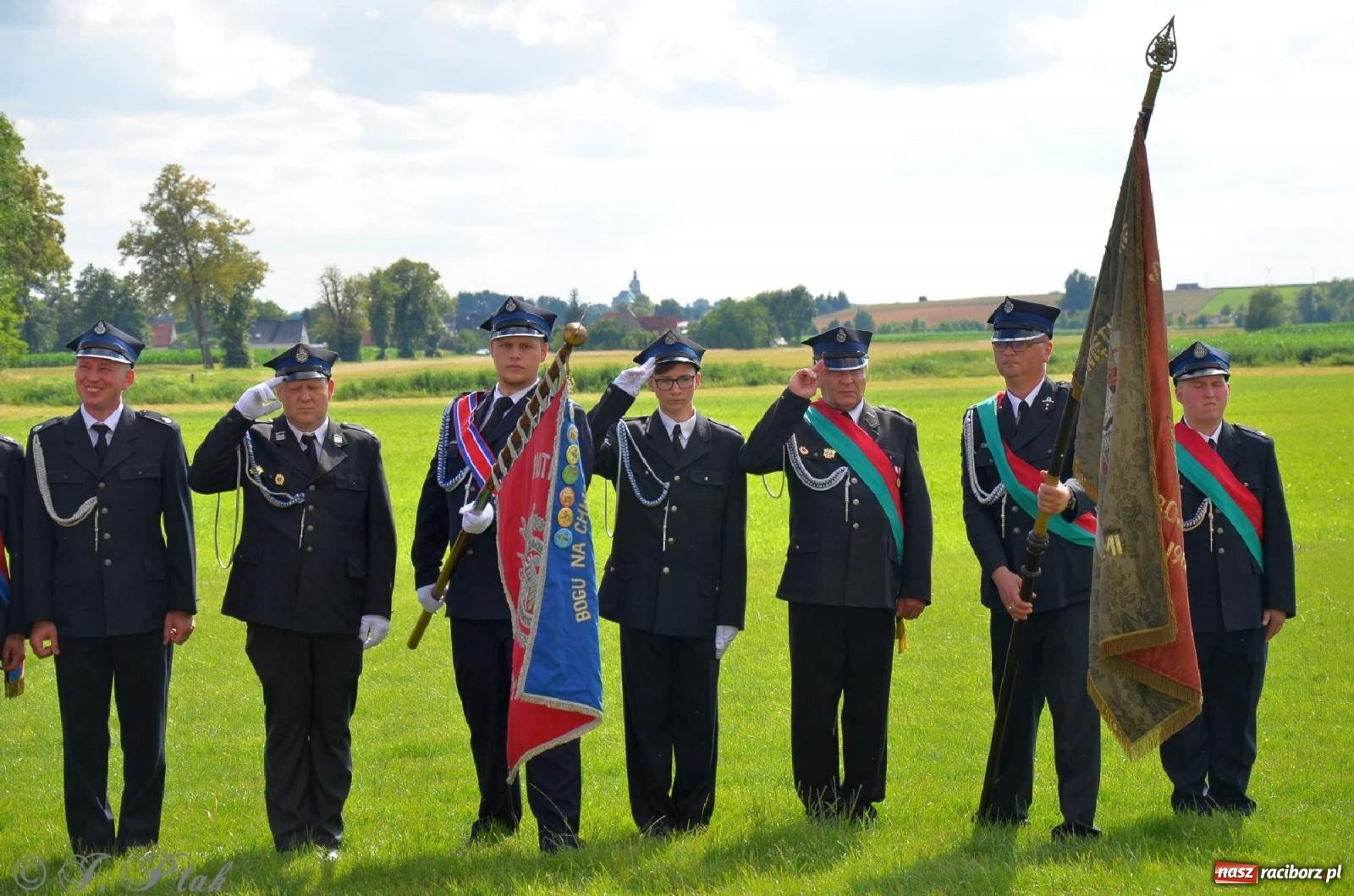 Zdjęcie w galerii na portalu naszraciborz.pl: Złoty Znak Związku na 100-lecie OSP Bojanów wiadomości z regionu