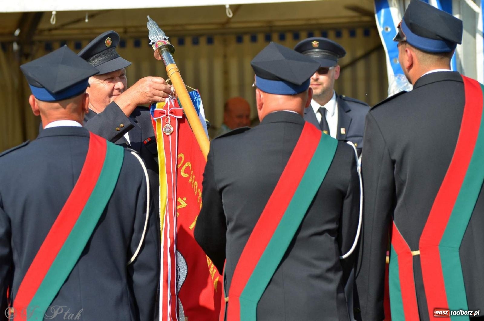 Zdjęcie w galerii na portalu naszraciborz.pl: Złoty Znak Związku na 100-lecie OSP Bojanów wiadomości z regionu