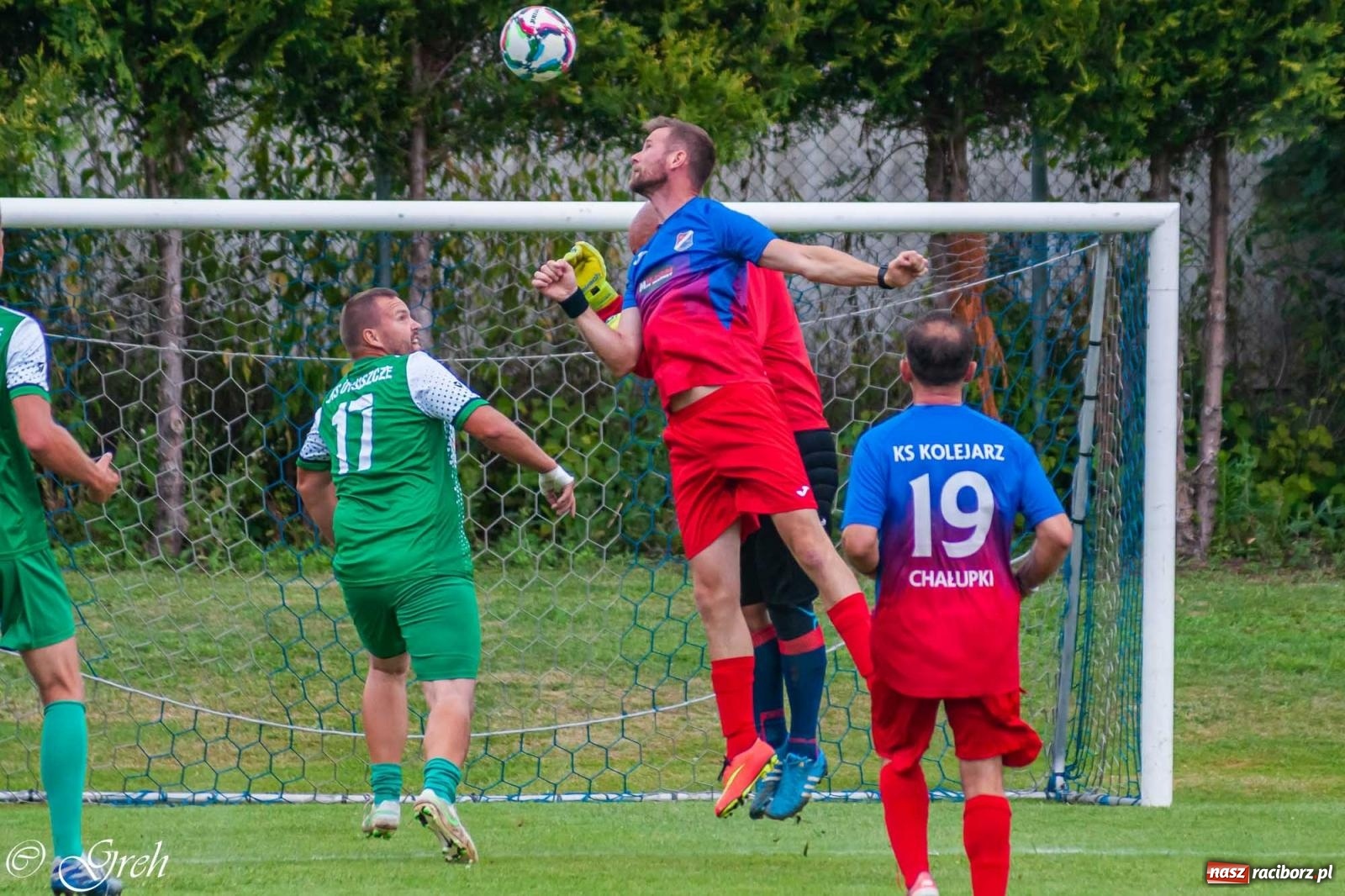 Zdjęcie w galerii na portalu naszraciborz.pl: Oldboje walczyli o puchar wójta w Chałupkach [FOTO] wiadomości z regionu