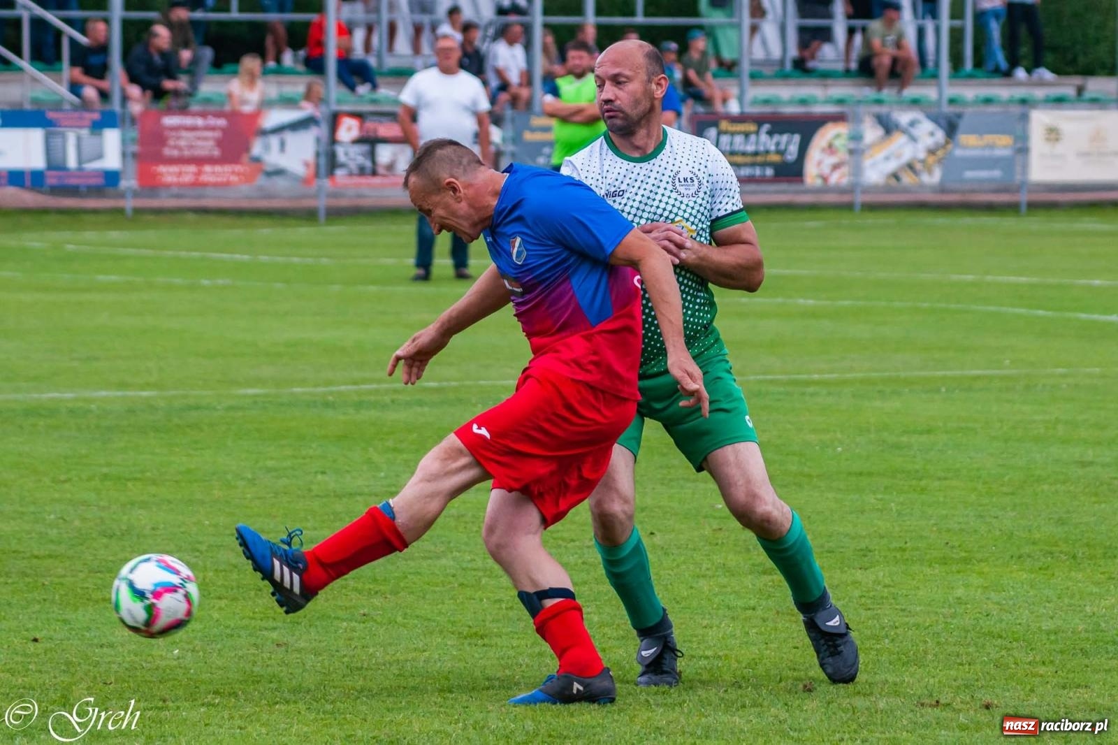 Zdjęcie w galerii na portalu naszraciborz.pl: Oldboje walczyli o puchar wójta w Chałupkach [FOTO] wiadomości z regionu