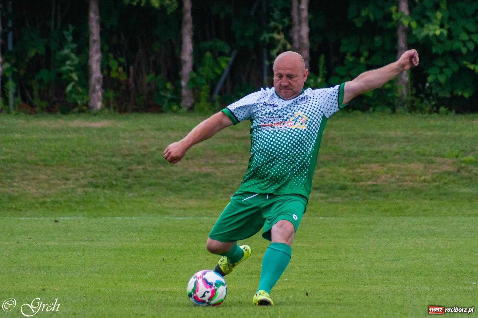 Zdjęcie w galerii na portalu naszraciborz.pl: Oldboje walczyli o puchar wójta w Chałupkach [FOTO] wiadomości z regionu