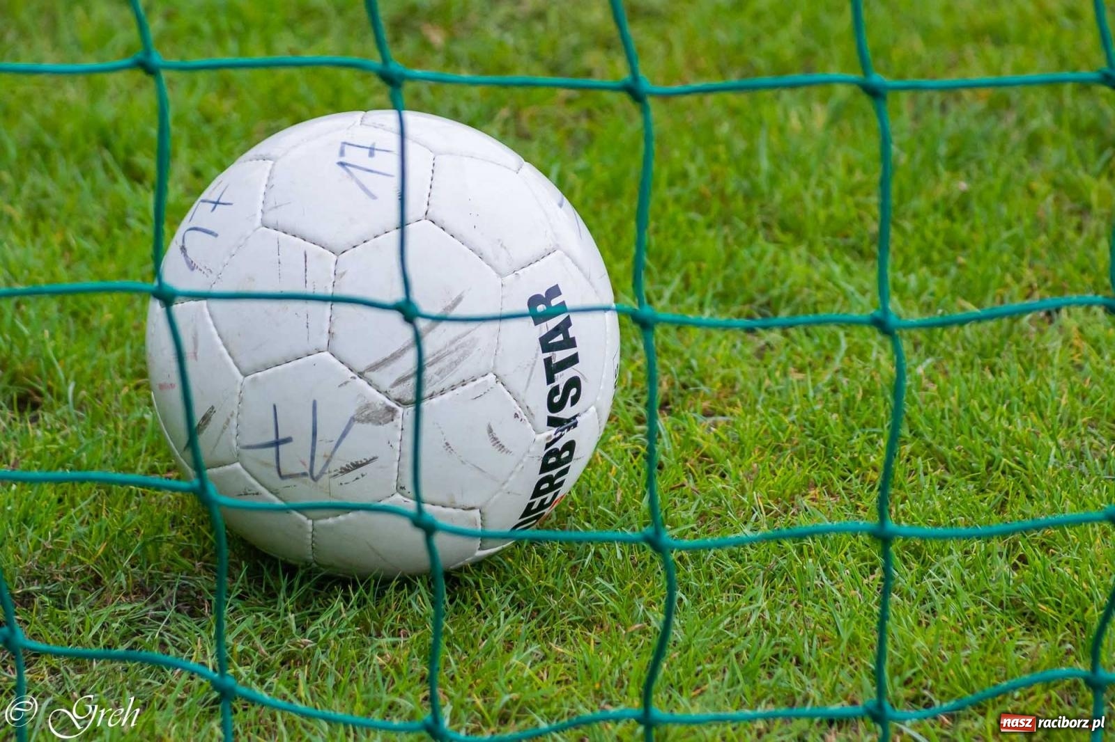 Zdjęcie w galerii na portalu naszraciborz.pl: Oldboje walczyli o puchar wójta w Chałupkach [FOTO] wiadomości z regionu