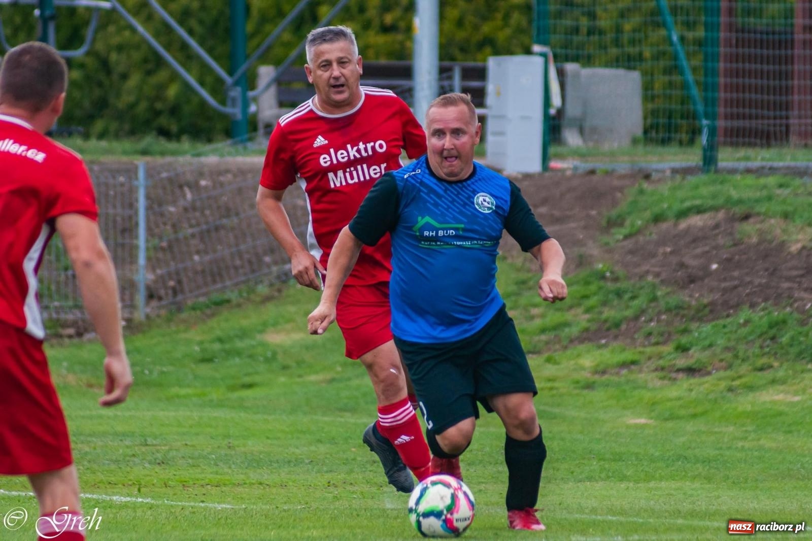 Zdjęcie w galerii na portalu naszraciborz.pl: Oldboje walczyli o puchar wójta w Chałupkach [FOTO] wiadomości z regionu
