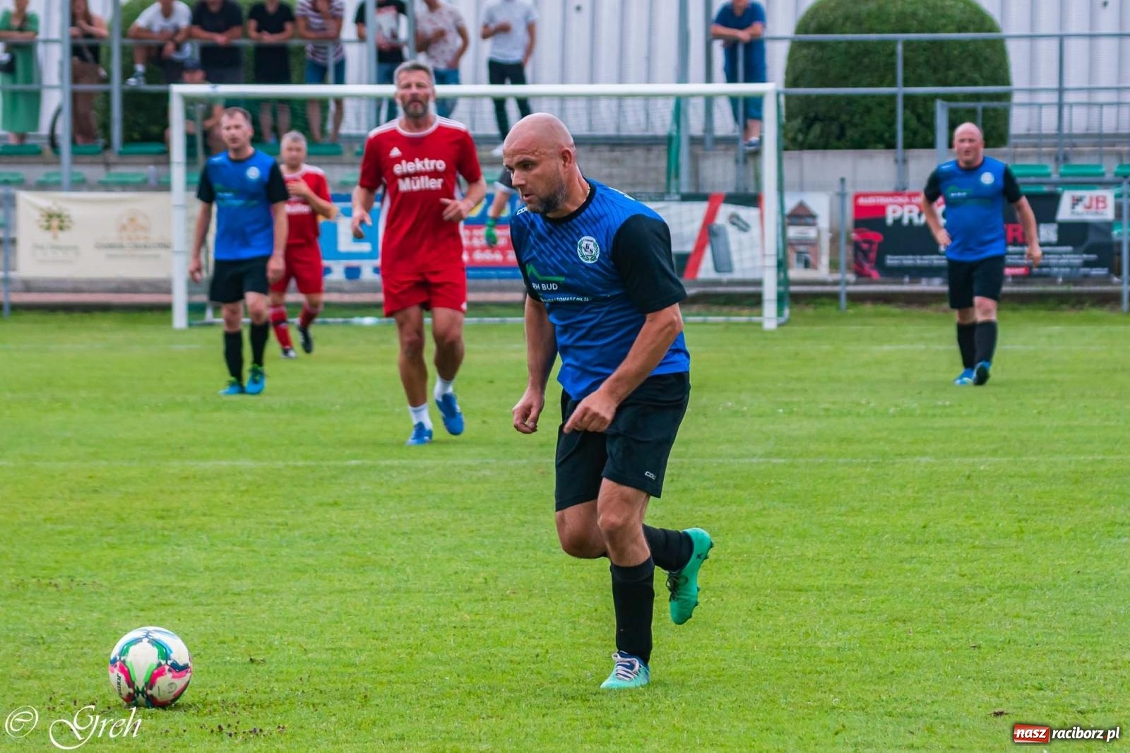 Zdjęcie w galerii na portalu naszraciborz.pl: Oldboje walczyli o puchar wójta w Chałupkach [FOTO] wiadomości z regionu