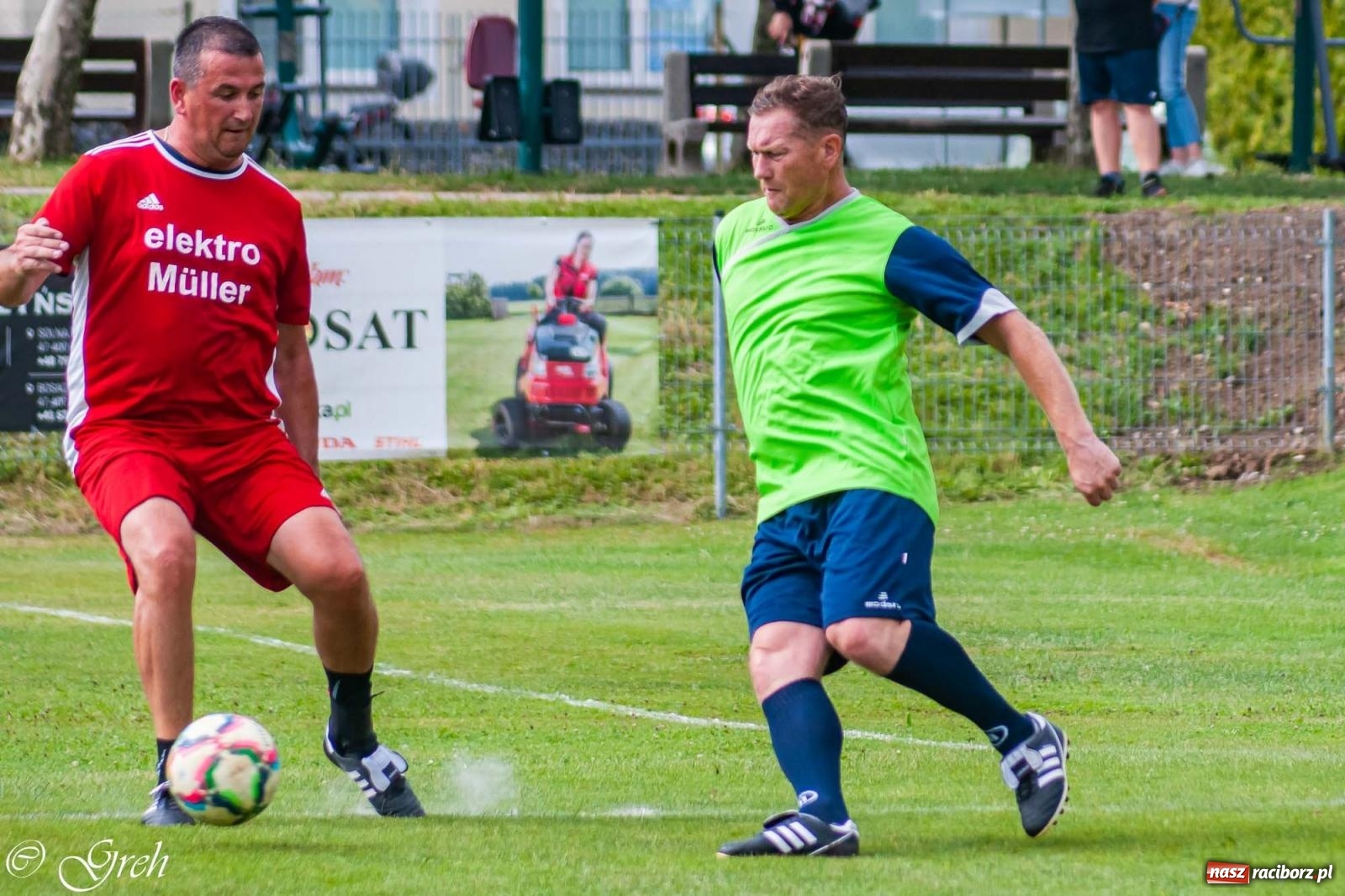 Zdjęcie w galerii na portalu naszraciborz.pl: Oldboje walczyli o puchar wójta w Chałupkach [FOTO] wiadomości z regionu