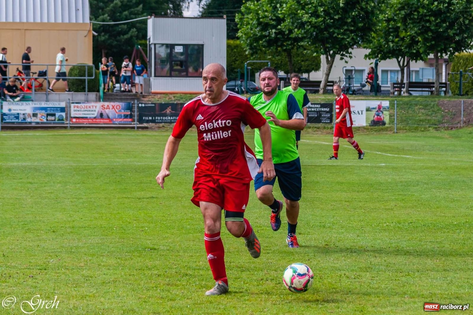 Zdjęcie w galerii na portalu naszraciborz.pl: Oldboje walczyli o puchar wójta w Chałupkach [FOTO] wiadomości z regionu