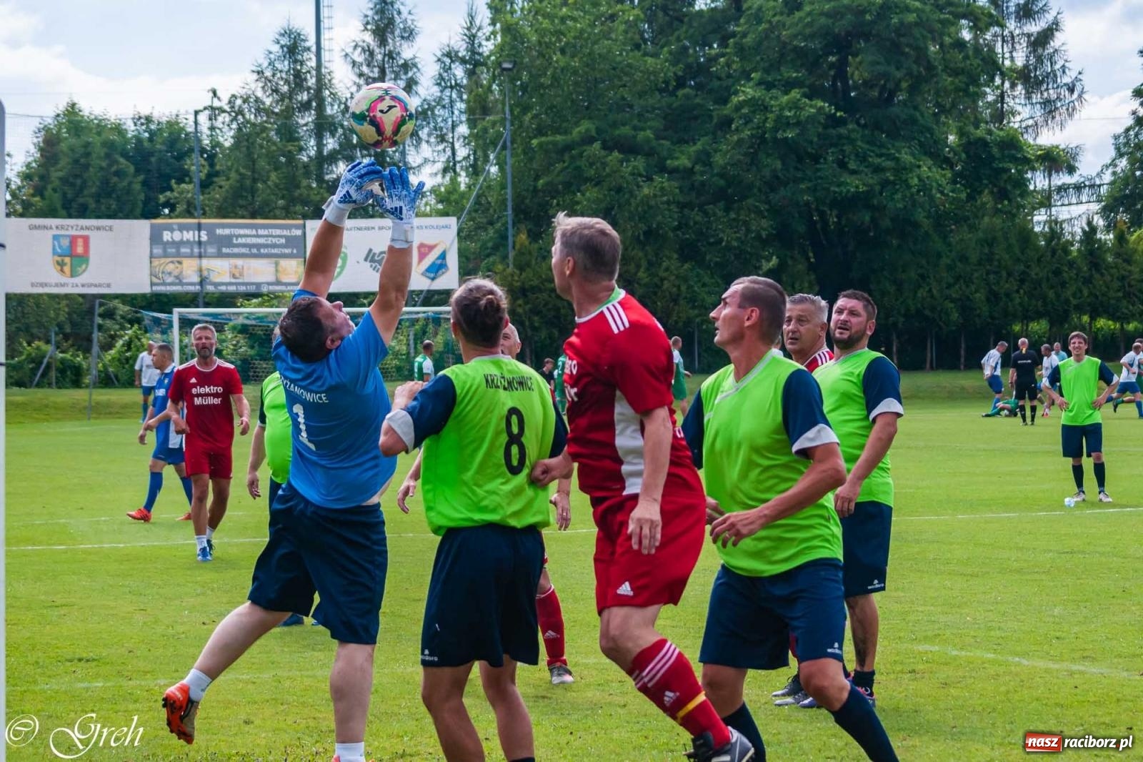 Zdjęcie w galerii na portalu naszraciborz.pl: Oldboje walczyli o puchar wójta w Chałupkach [FOTO] wiadomości z regionu