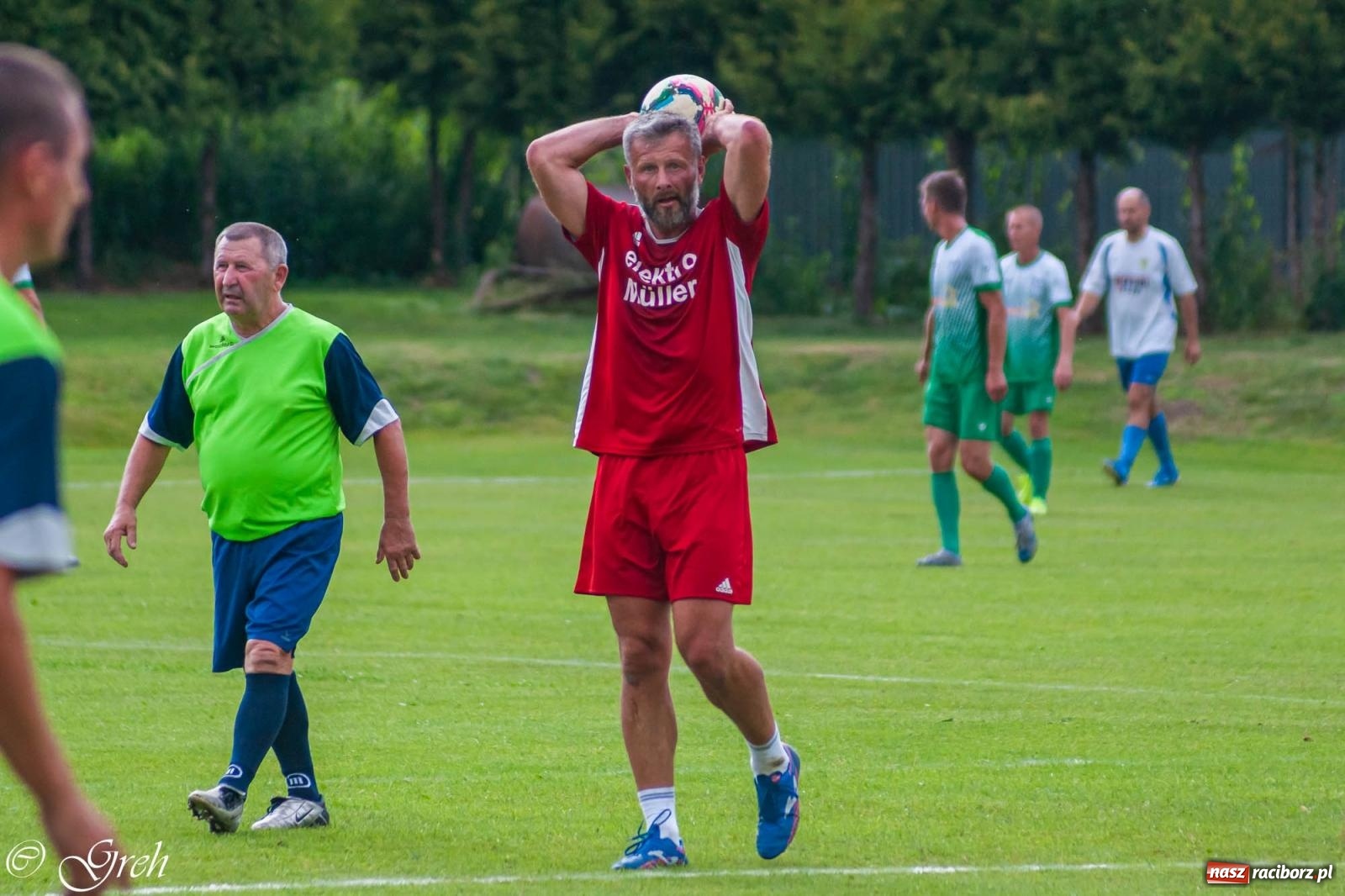 Zdjęcie w galerii na portalu naszraciborz.pl: Oldboje walczyli o puchar wójta w Chałupkach [FOTO] wiadomości z regionu