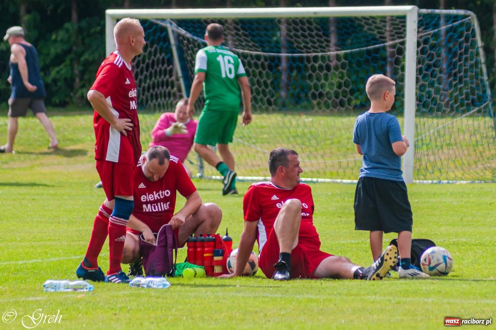 Zdjęcie w galerii na portalu naszraciborz.pl: Oldboje walczyli o puchar wójta w Chałupkach [FOTO] wiadomości z regionu