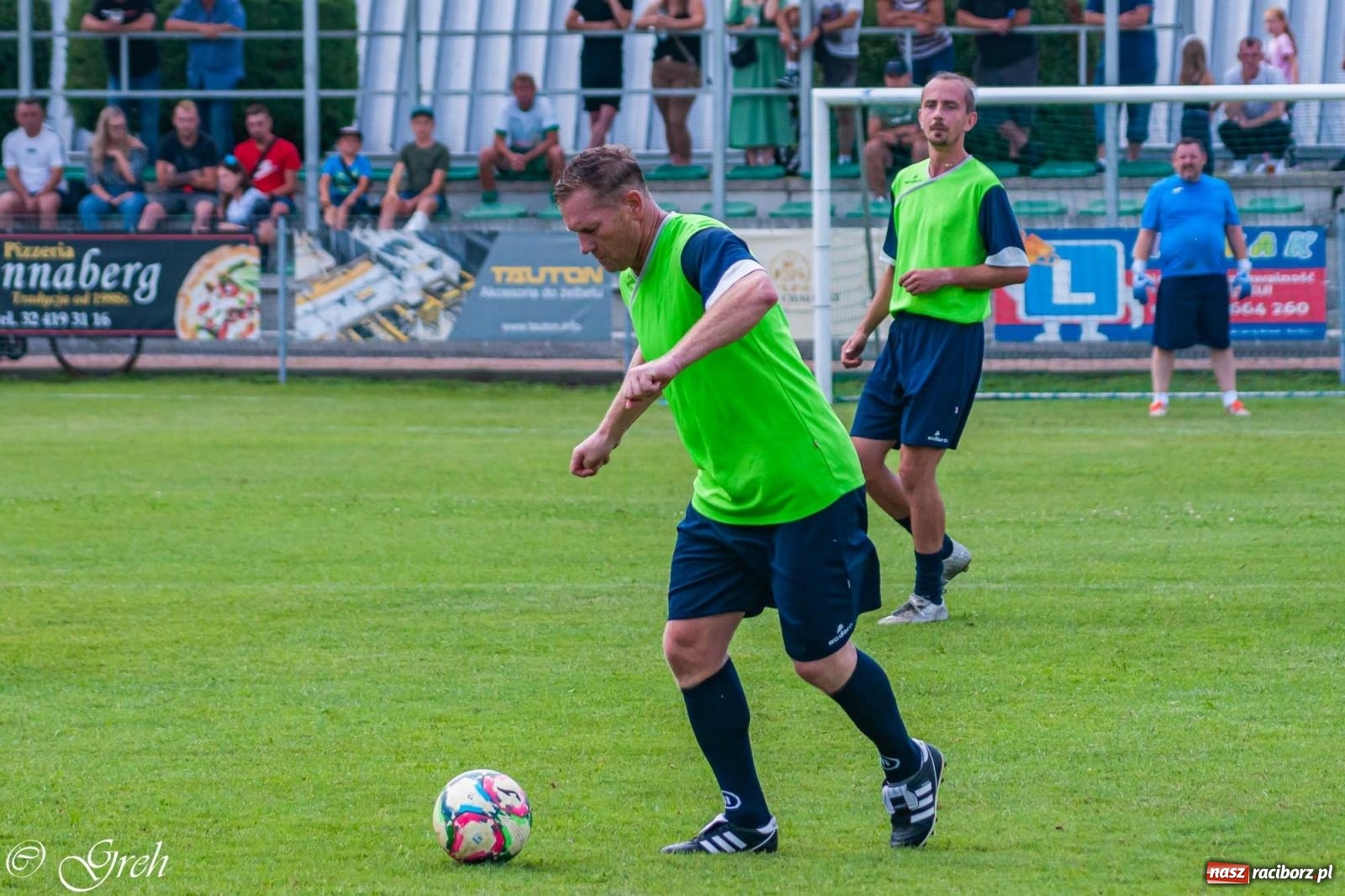 Zdjęcie w galerii na portalu naszraciborz.pl: Oldboje walczyli o puchar wójta w Chałupkach [FOTO] wiadomości z regionu