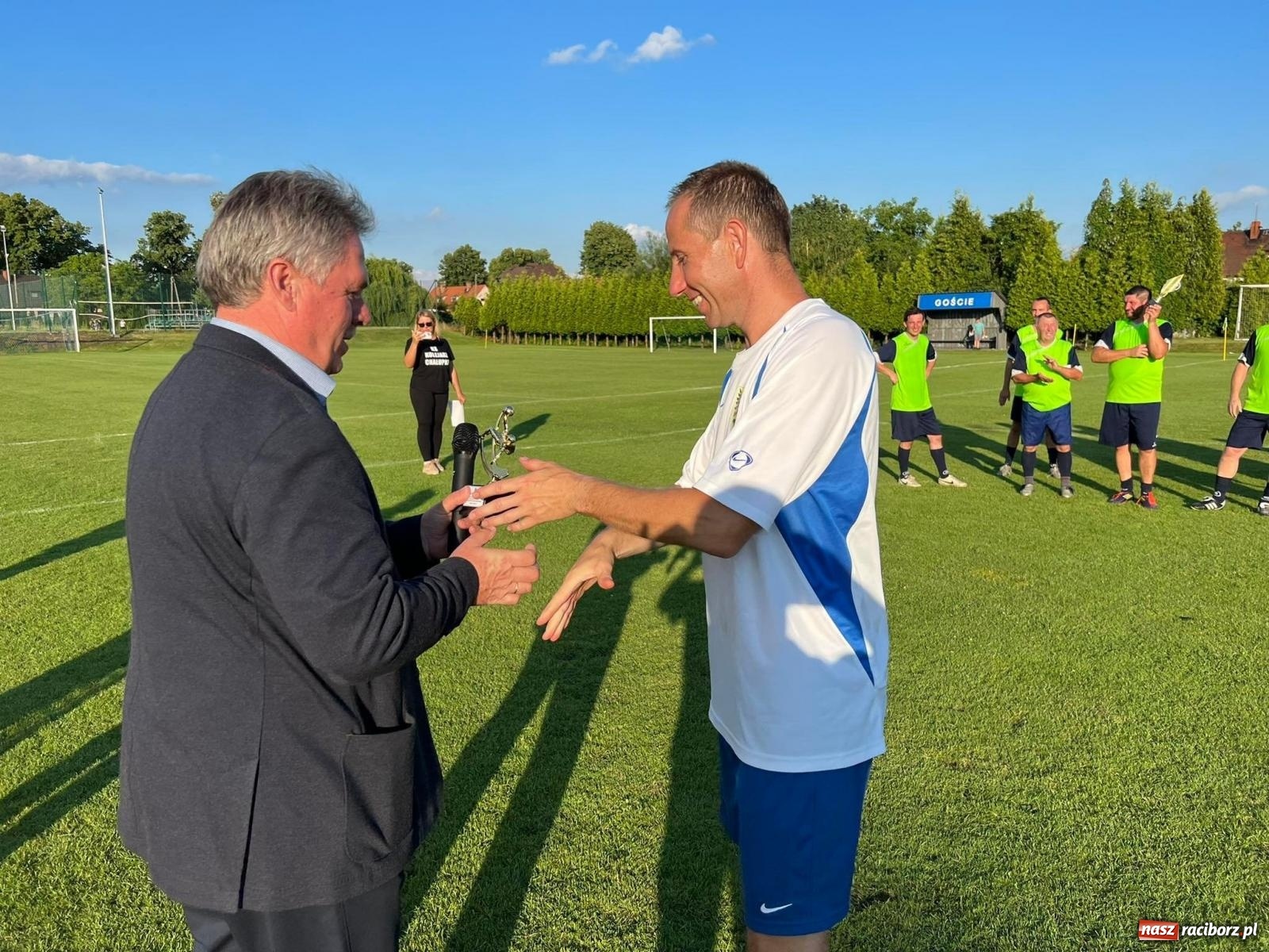 Zdjęcie w galerii na portalu naszraciborz.pl: Oldboje walczyli o puchar wójta w Chałupkach [FOTO] wiadomości z regionu