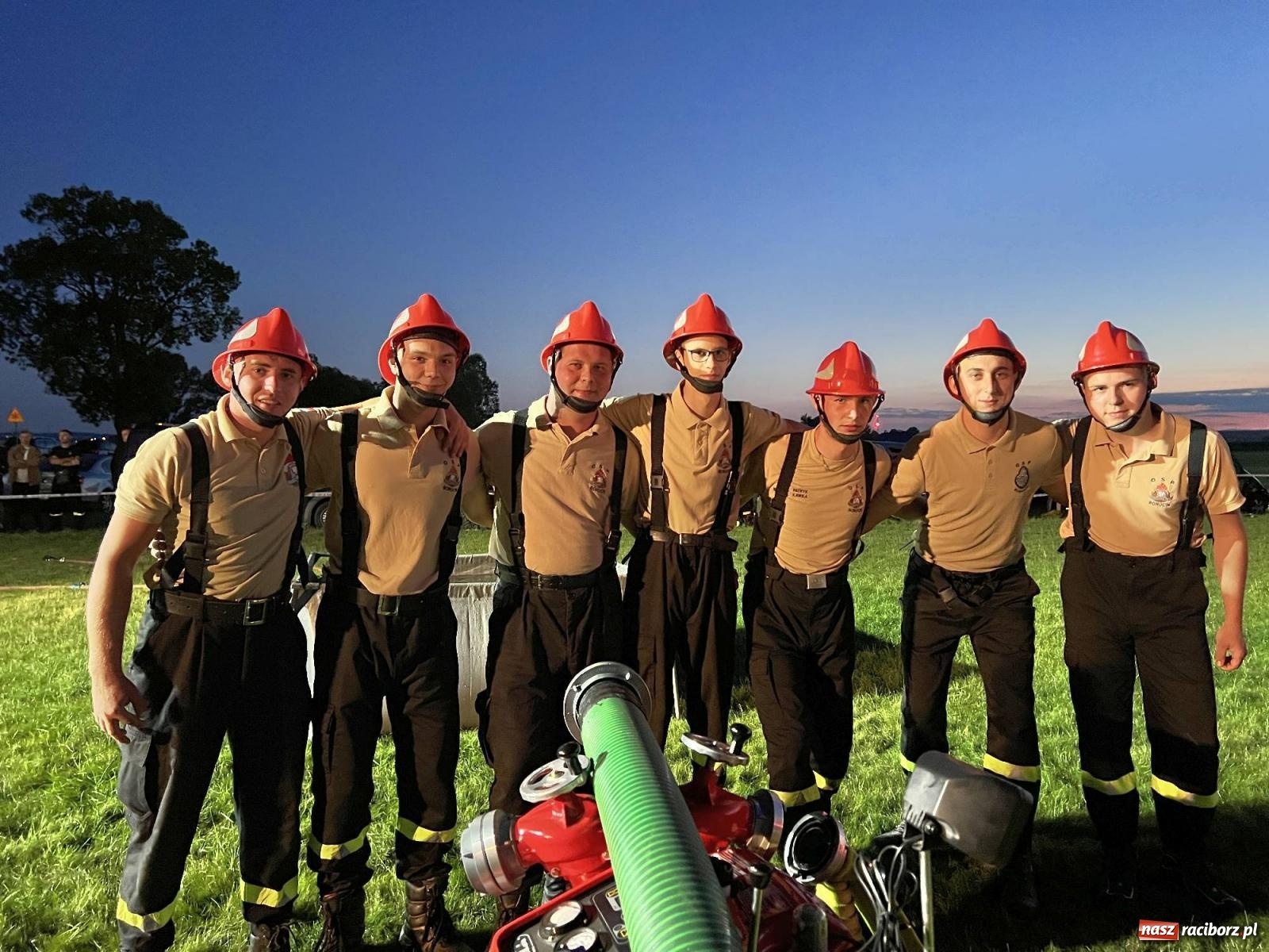 Zdjęcie w galerii na portalu naszraciborz.pl: Nocne zawody w Bojanowie. Przedsmak powiatowej rywalizacji [FOTO i WIDEO] wiadomości z regionu
