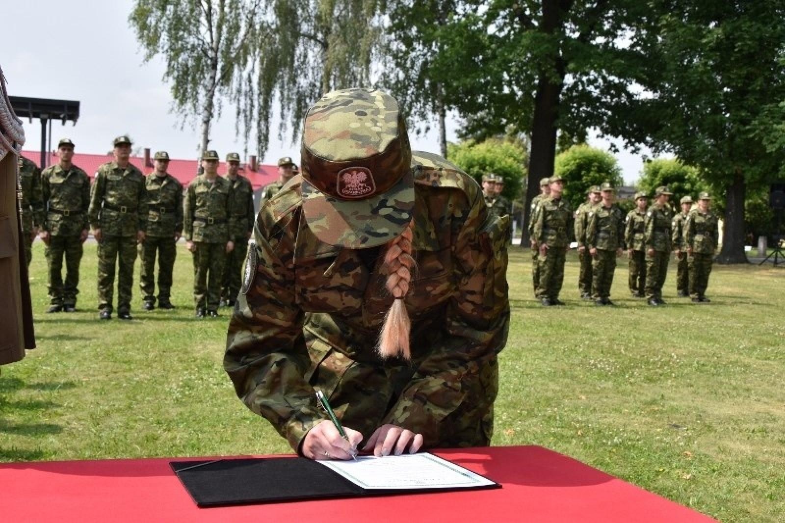 Zdjęcie w galerii na portalu naszraciborz.pl: Ślubowanie nowych śląskich pograniczników w Raciborzu [FOTO] wiadomości z regionu