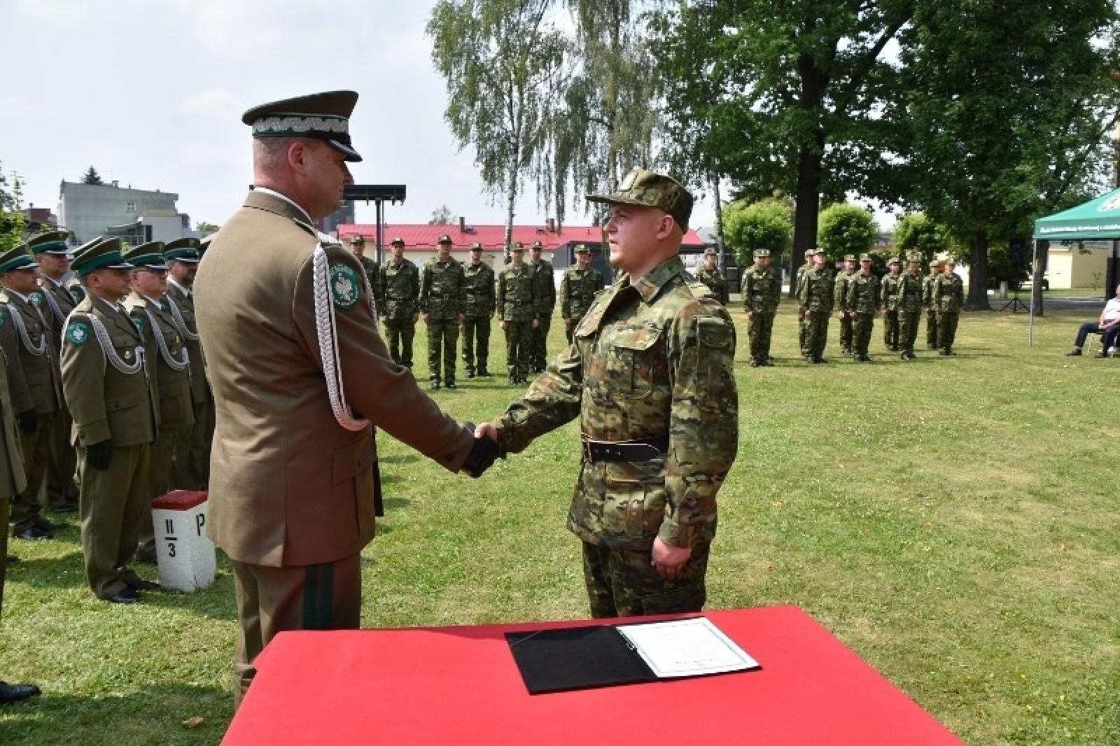 Zdjęcie w galerii na portalu naszraciborz.pl: Ślubowanie nowych śląskich pograniczników w Raciborzu [FOTO] wiadomości z regionu