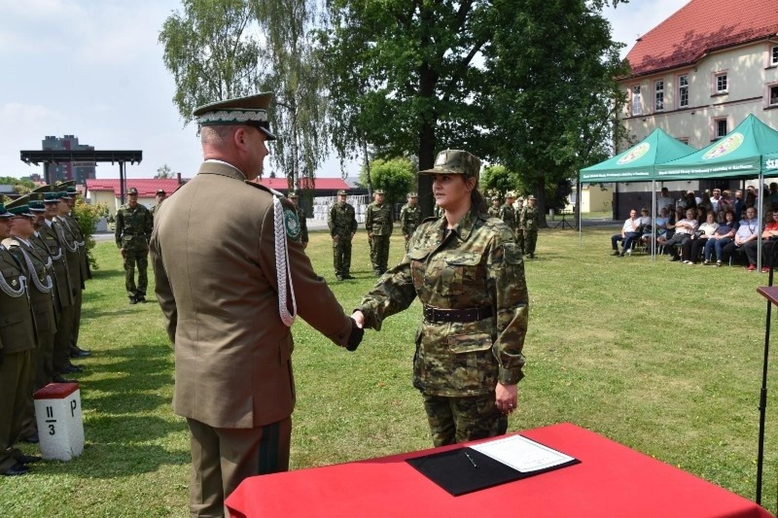 Zdjęcie w galerii na portalu naszraciborz.pl: Ślubowanie nowych śląskich pograniczników w Raciborzu [FOTO] wiadomości z regionu