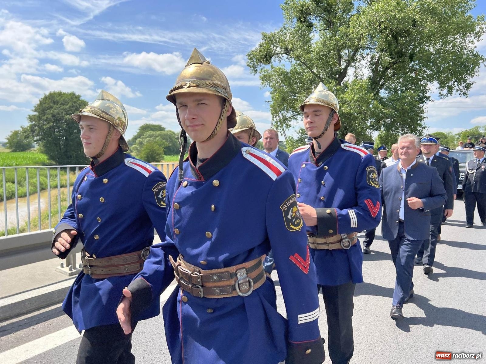 Zdjęcie w galerii na portalu naszraciborz.pl: Starych sikawek konnych czar. Parada w Bieńkowicach [WIDEO] wiadomości z regionu
