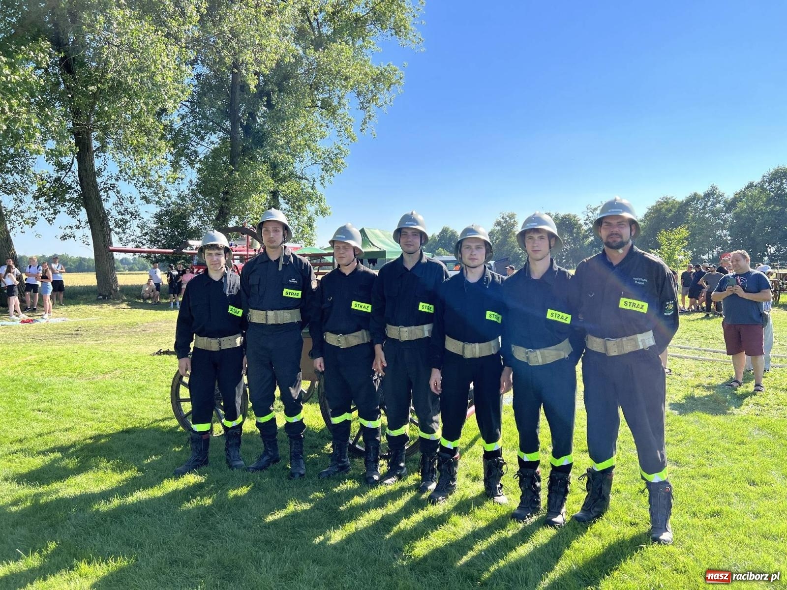 Zdjęcie w galerii na portalu naszraciborz.pl: Gospodarze z głównym trofeum zawodów w Bieńkowicach [FOTO i WIDEO] wiadomości z regionu
