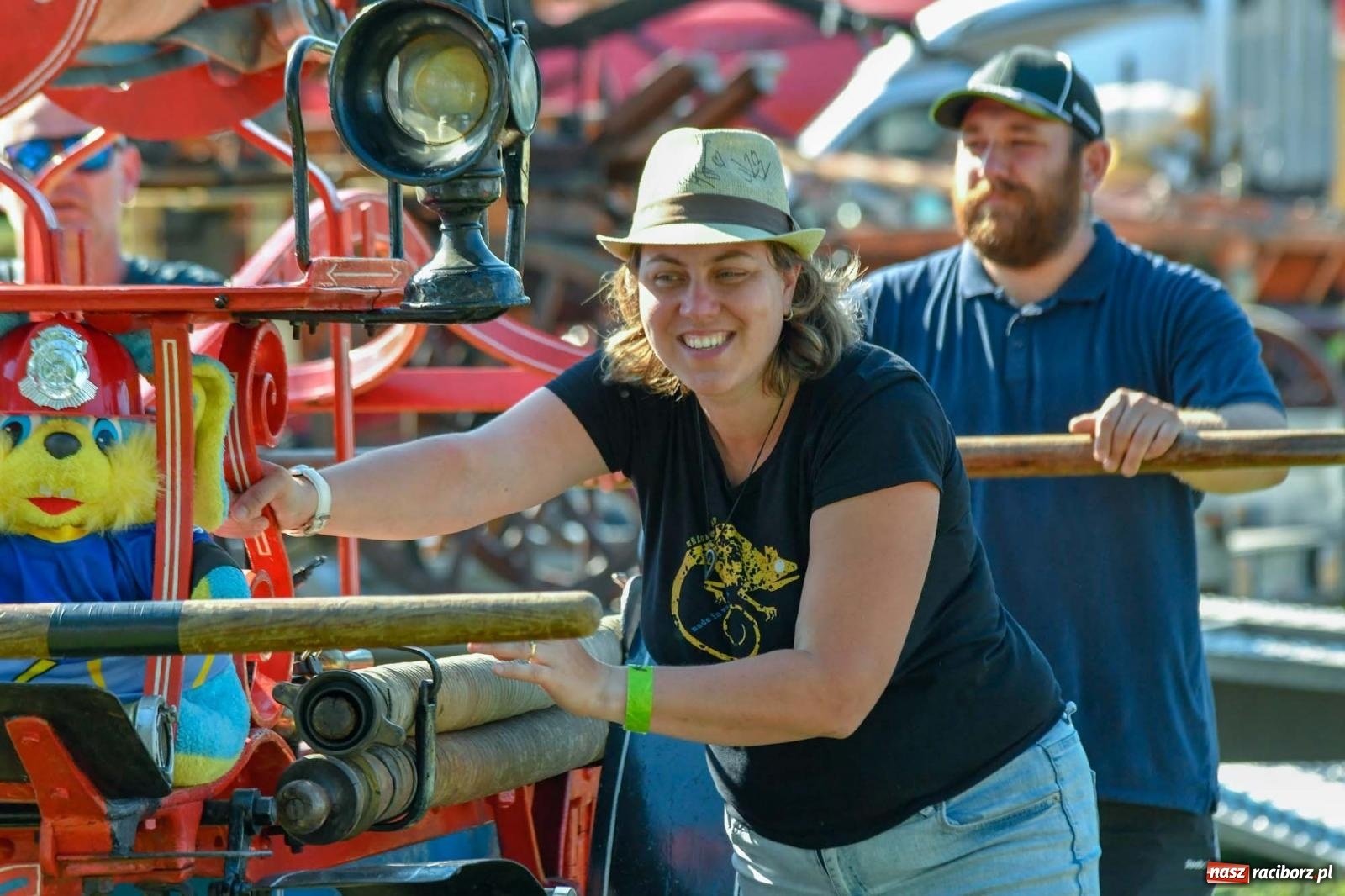 Zdjęcie w galerii na portalu naszraciborz.pl: Gospodarze z głównym trofeum zawodów w Bieńkowicach [FOTO i WIDEO] wiadomości z regionu
