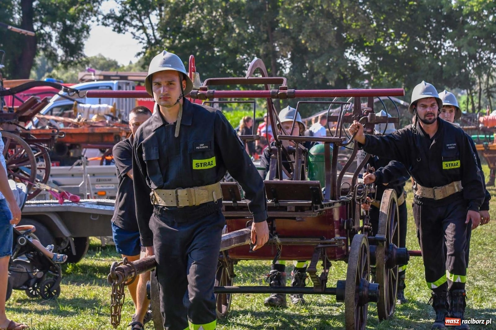 Zdjęcie w galerii na portalu naszraciborz.pl: Gospodarze z głównym trofeum zawodów w Bieńkowicach [FOTO i WIDEO] wiadomości z regionu