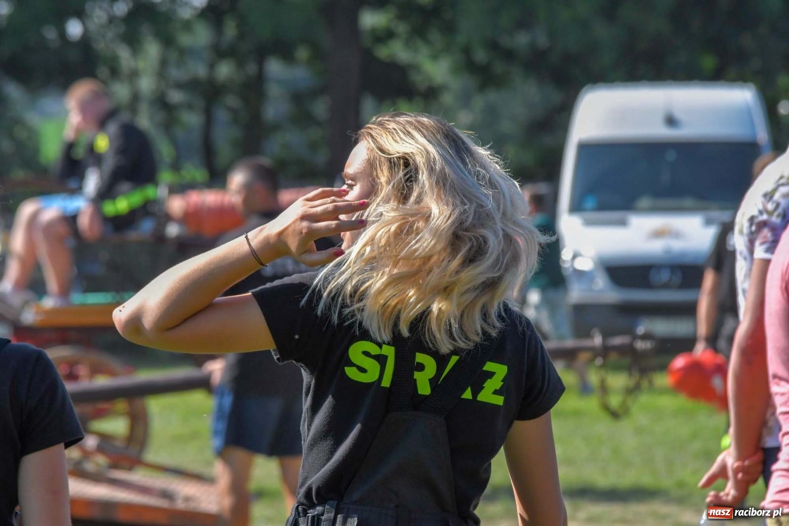 Zdjęcie w galerii na portalu naszraciborz.pl: Gospodarze z głównym trofeum zawodów w Bieńkowicach [FOTO i WIDEO] wiadomości z regionu