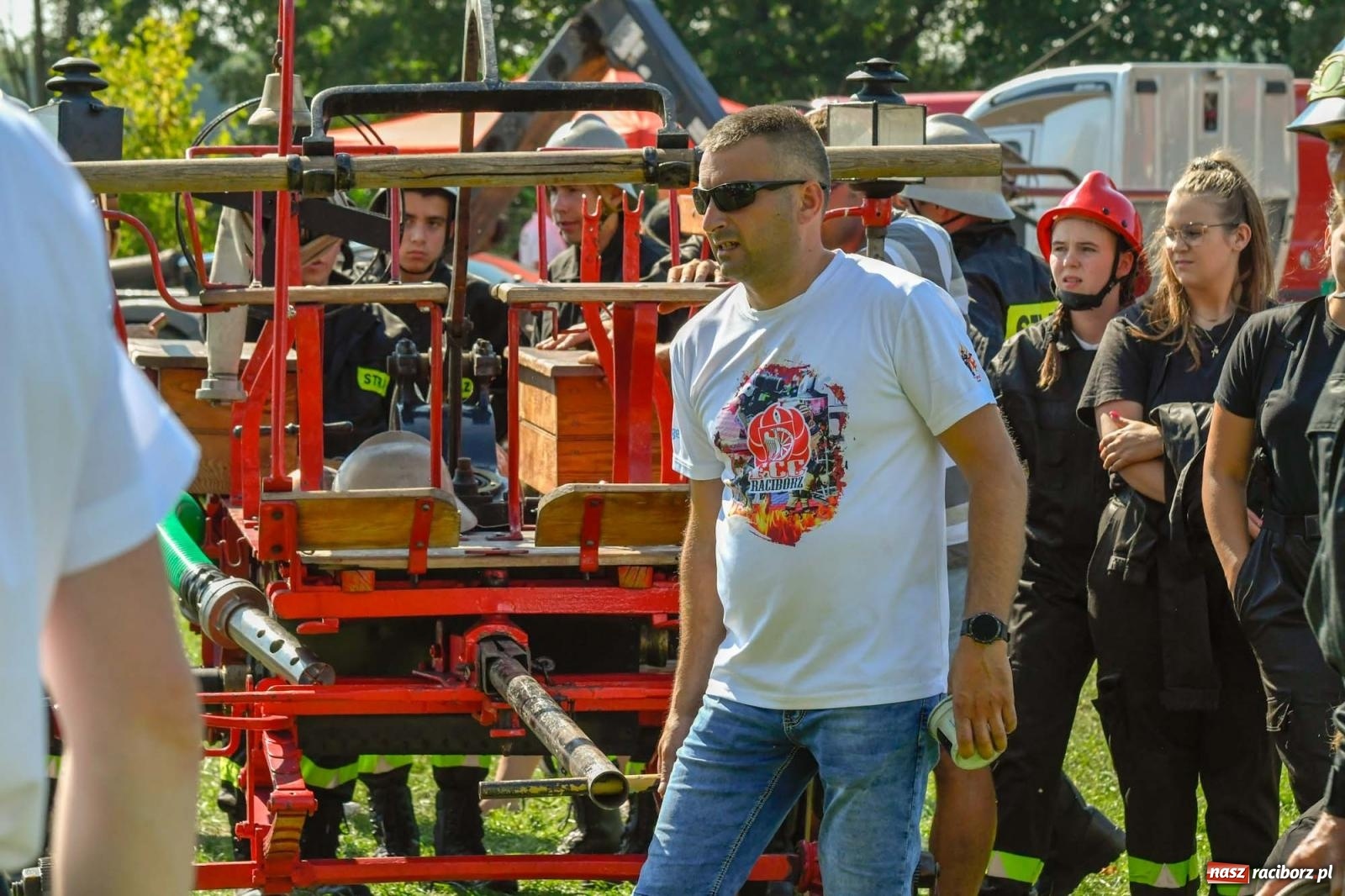 Zdjęcie w galerii na portalu naszraciborz.pl: Gospodarze z głównym trofeum zawodów w Bieńkowicach [FOTO i WIDEO] wiadomości z regionu