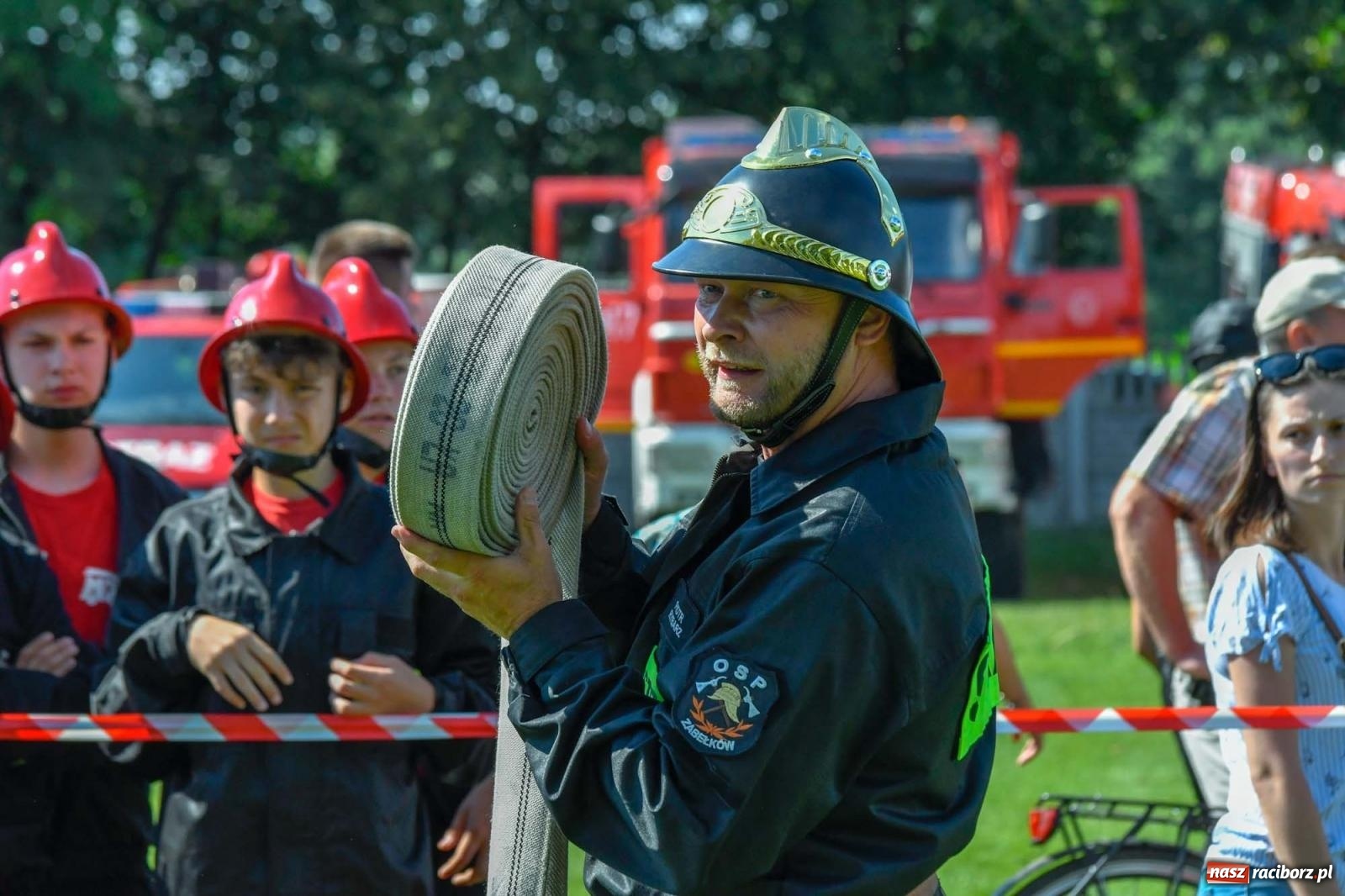 Zdjęcie w galerii na portalu naszraciborz.pl: Gospodarze z głównym trofeum zawodów w Bieńkowicach [FOTO i WIDEO] wiadomości z regionu