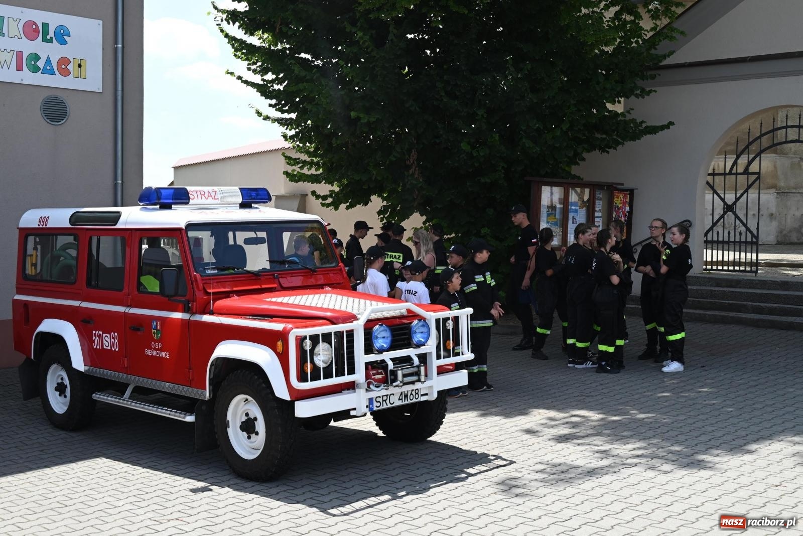 Zdjęcie w galerii na portalu naszraciborz.pl: Gospodarze z głównym trofeum zawodów w Bieńkowicach [FOTO i WIDEO] wiadomości z regionu