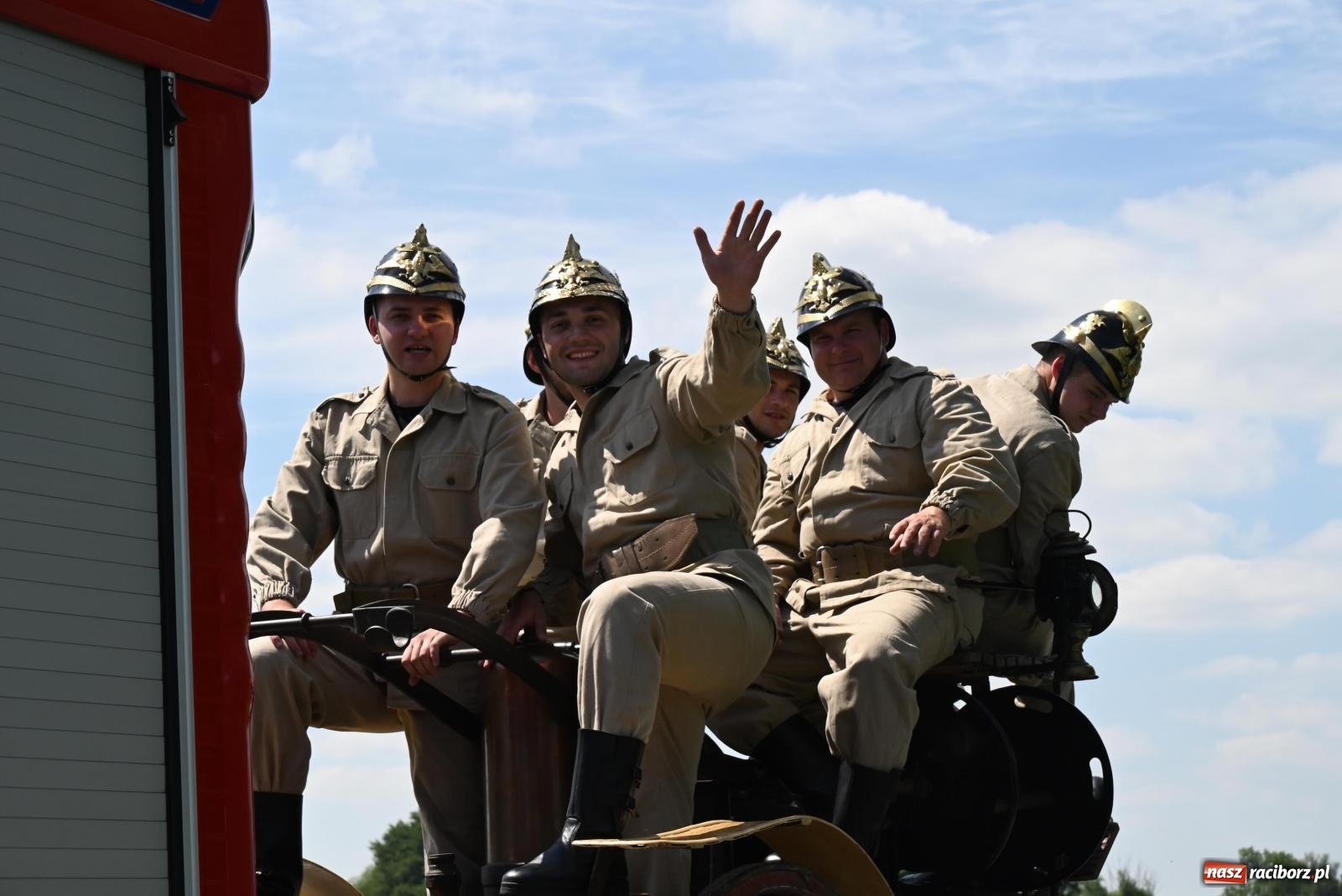 Zdjęcie w galerii na portalu naszraciborz.pl: Gospodarze z głównym trofeum zawodów w Bieńkowicach [FOTO i WIDEO] wiadomości z regionu