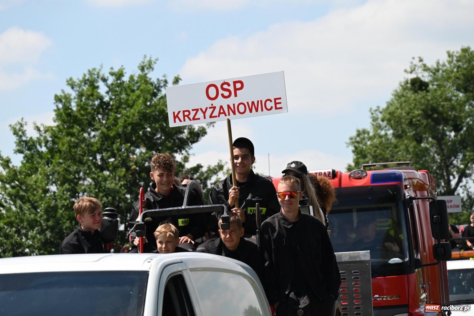 Zdjęcie w galerii na portalu naszraciborz.pl: Gospodarze z głównym trofeum zawodów w Bieńkowicach [FOTO i WIDEO] wiadomości z regionu