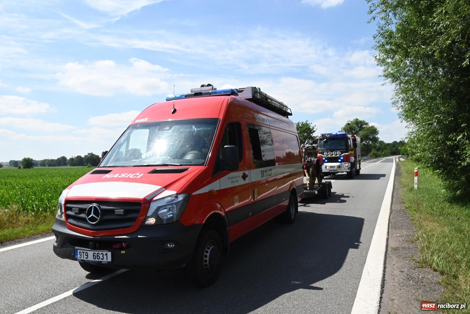 Zdjęcie w galerii na portalu naszraciborz.pl: Gospodarze z głównym trofeum zawodów w Bieńkowicach [FOTO i WIDEO] wiadomości z regionu