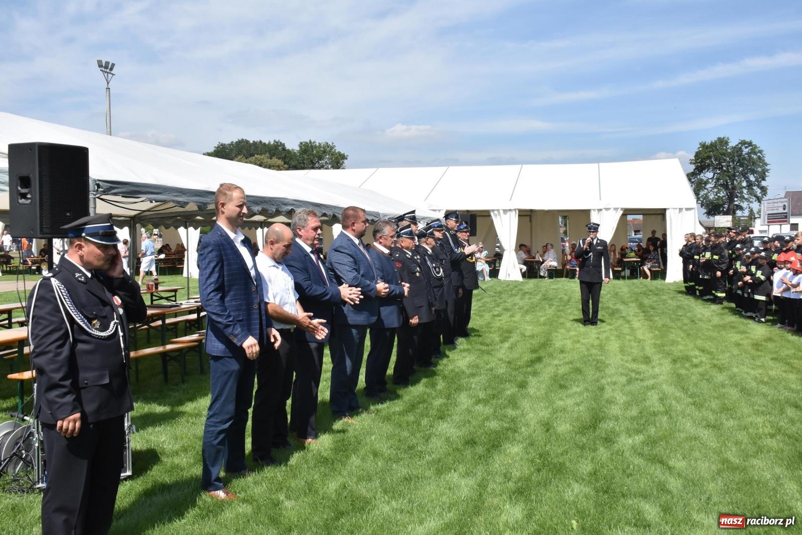 Zdjęcie w galerii na portalu naszraciborz.pl: Gospodarze z głównym trofeum zawodów w Bieńkowicach [FOTO i WIDEO] wiadomości z regionu