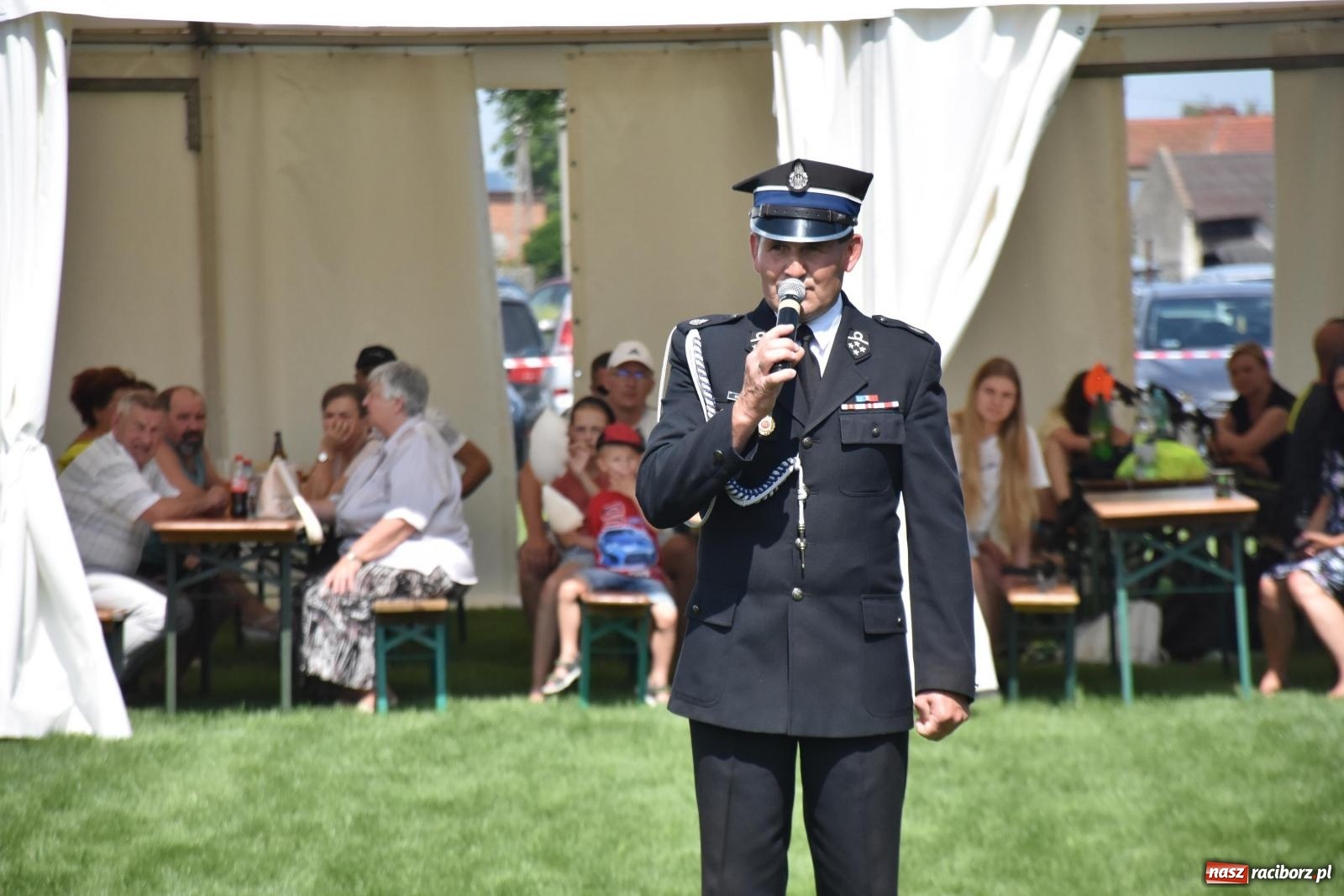 Zdjęcie w galerii na portalu naszraciborz.pl: Gospodarze z głównym trofeum zawodów w Bieńkowicach [FOTO i WIDEO] wiadomości z regionu