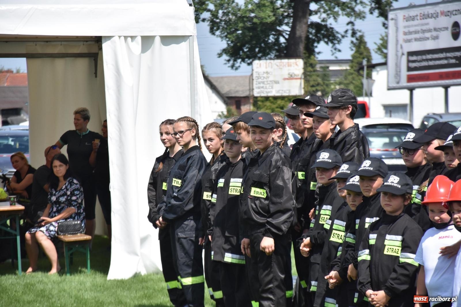 Zdjęcie w galerii na portalu naszraciborz.pl: Gospodarze z głównym trofeum zawodów w Bieńkowicach [FOTO i WIDEO] wiadomości z regionu